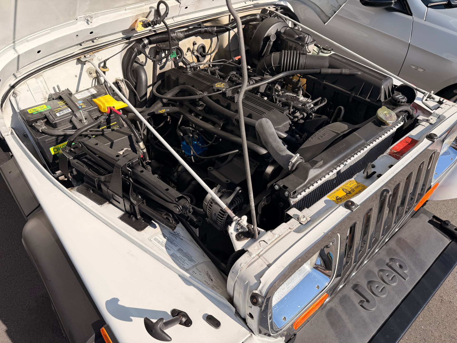 JEEP Wrangler 4.0 Laredo-image-21