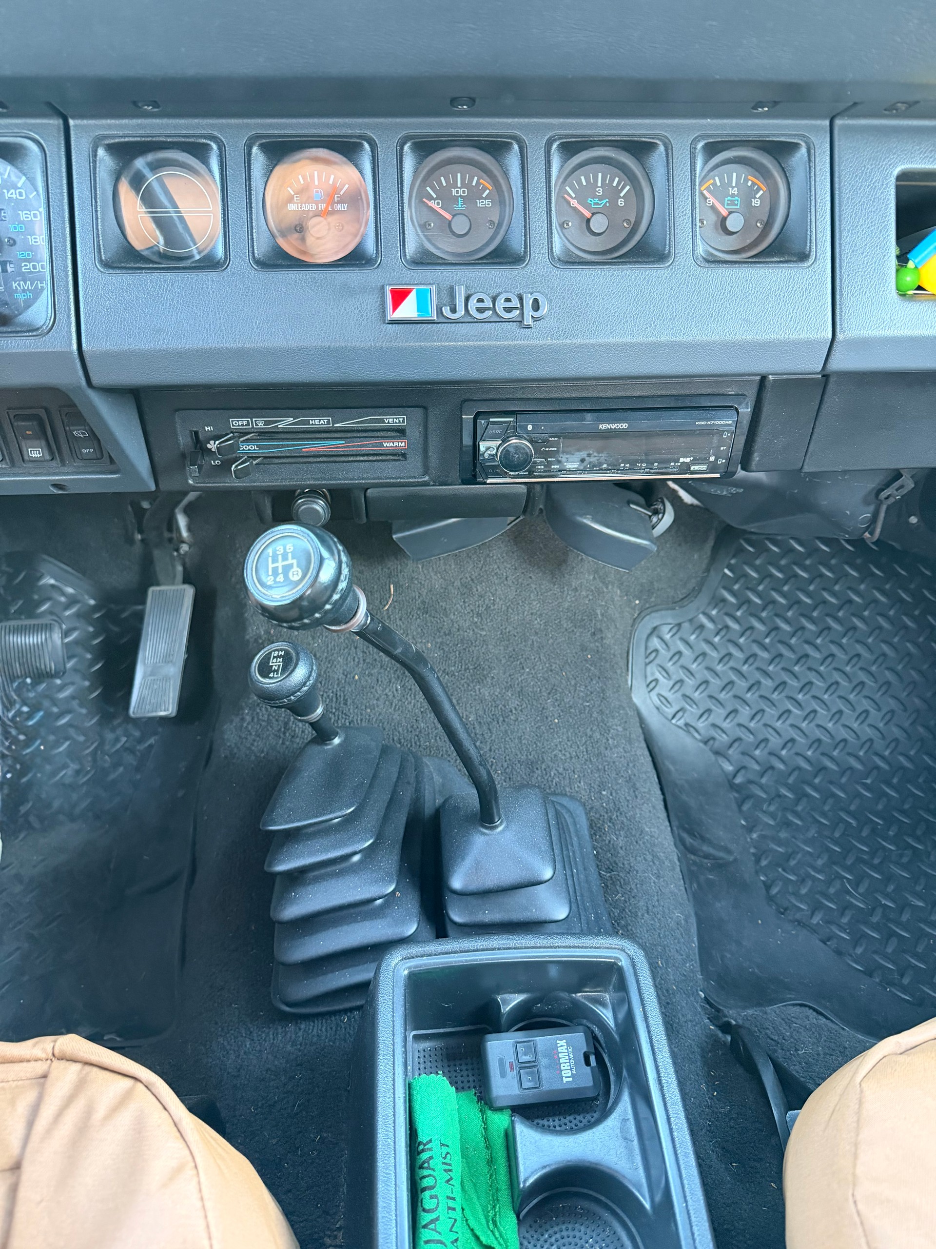 JEEP Wrangler 4.0 Laredo-image-18