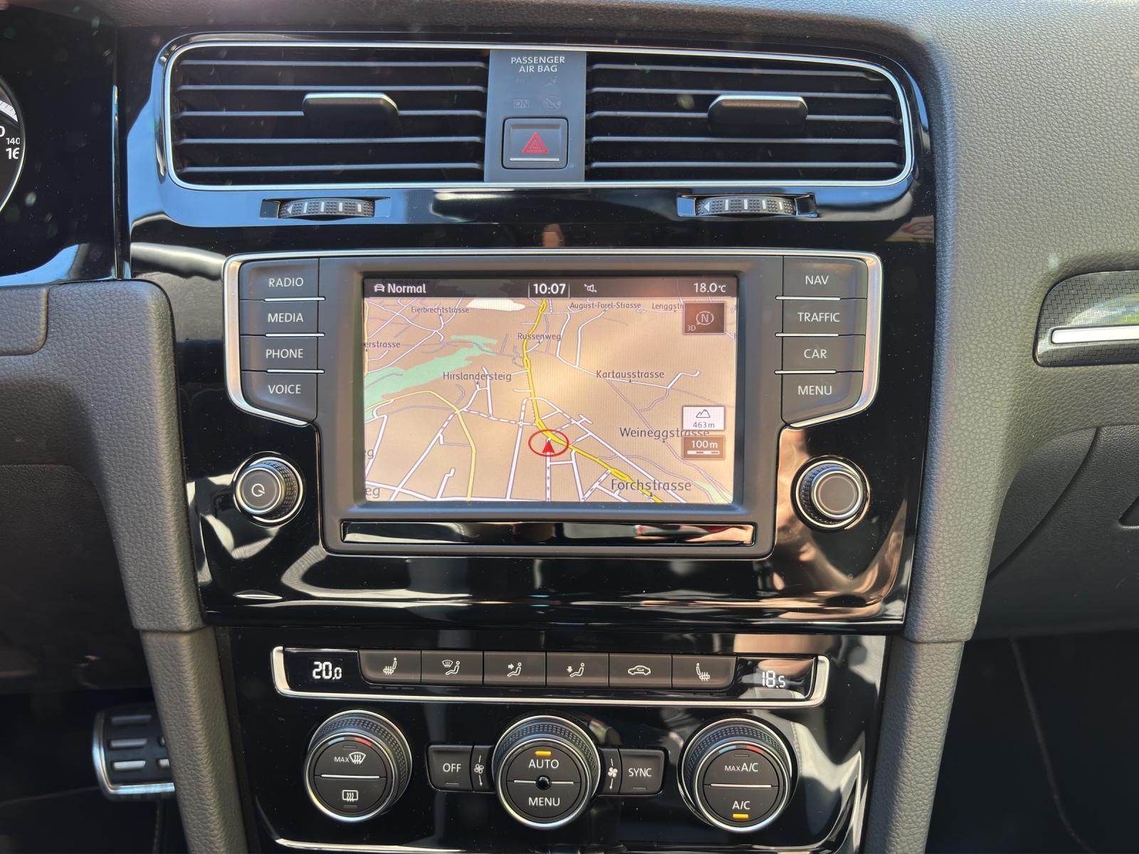 VW Golf VII 2.0 TSI R DSG 4motion-image-8