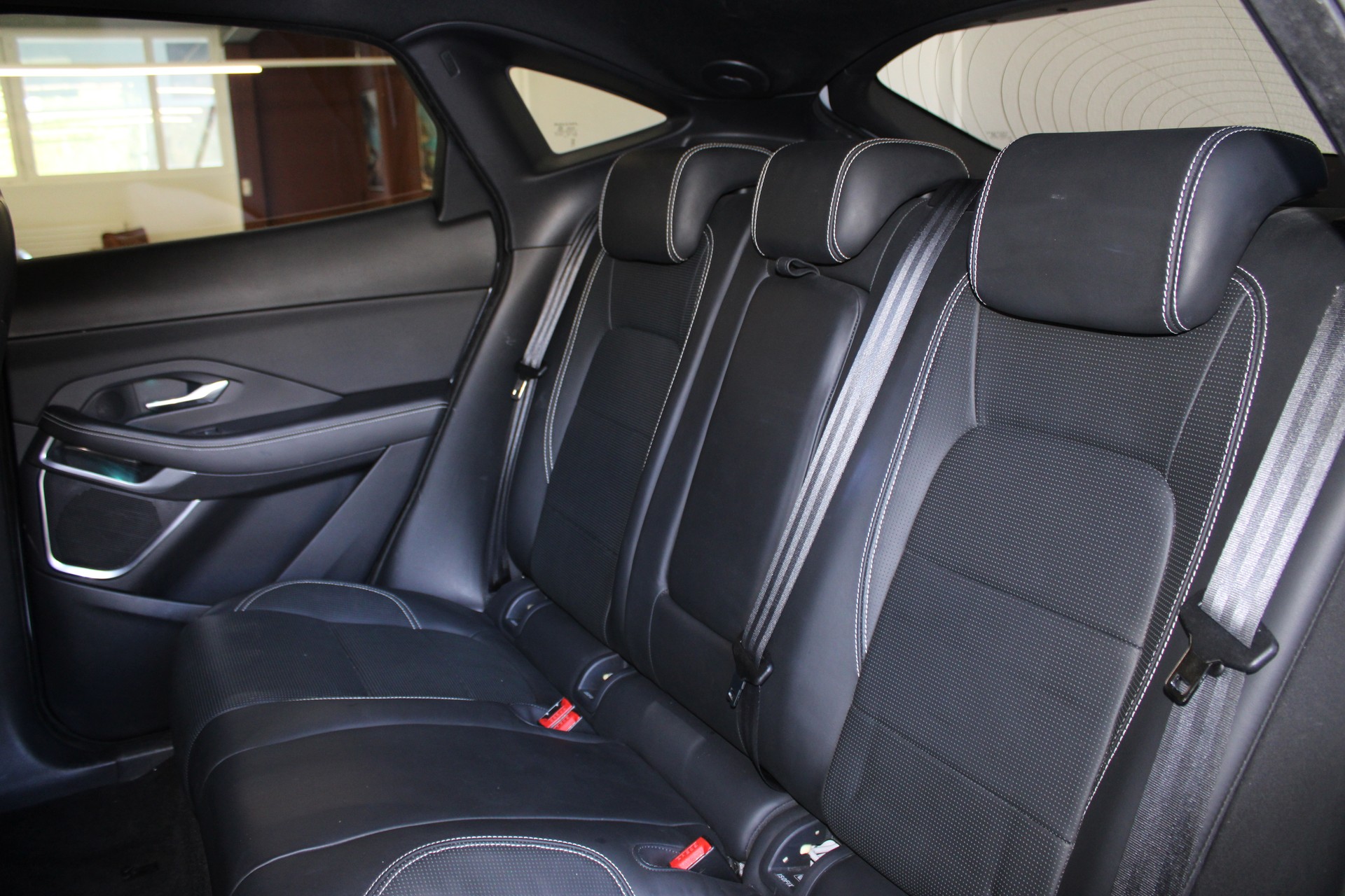 JAGUAR E-Pace 2.0 P300 SE AWD Automatik-image-20
