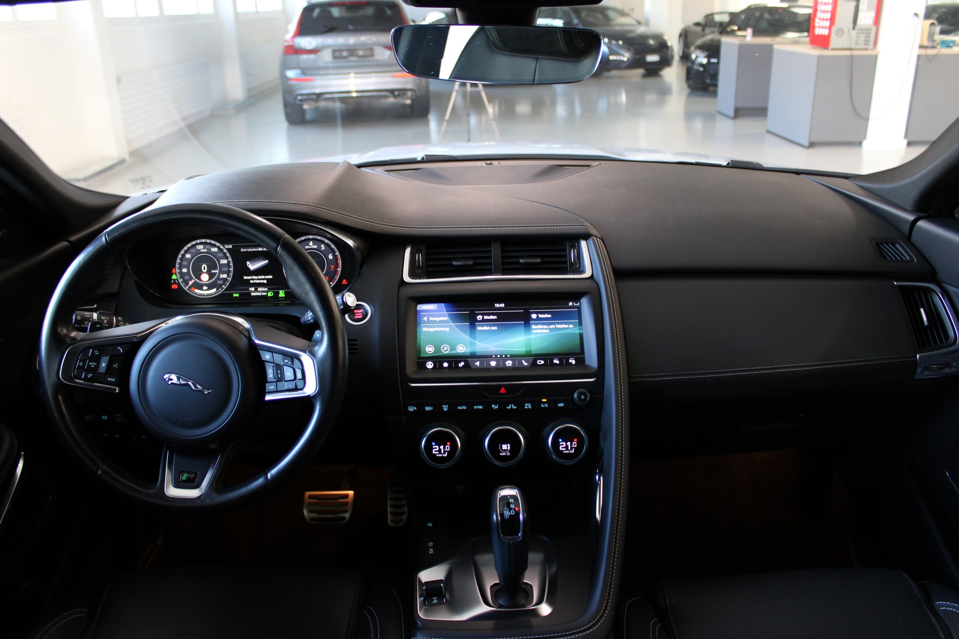 JAGUAR E-Pace 2.0 P300 SE AWD Automatik-image-23