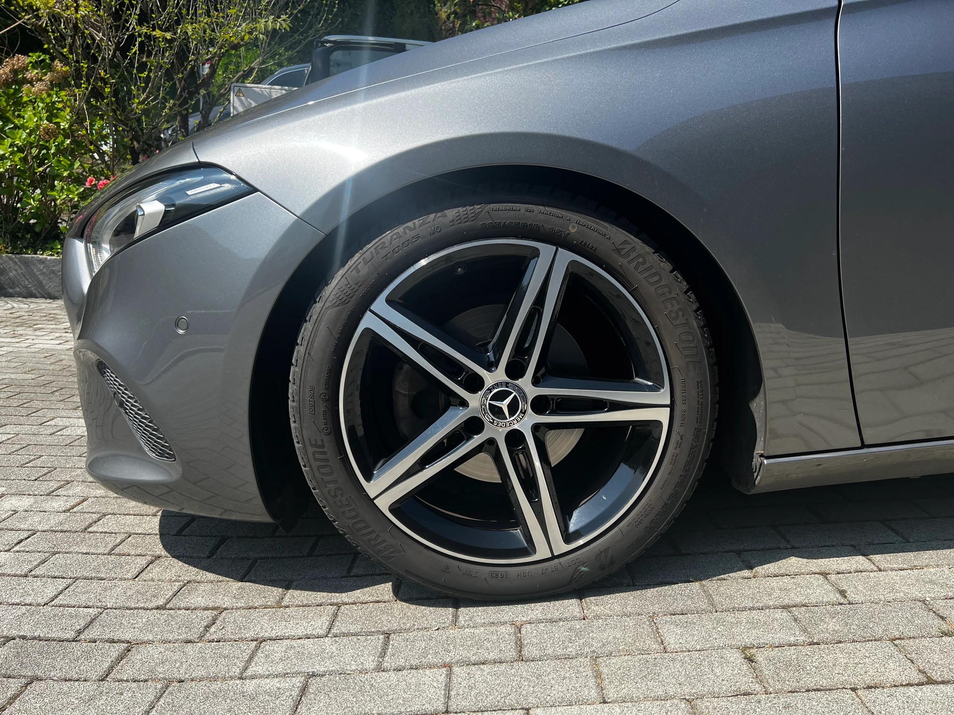 MERCEDES-BENZ A 180 Edition-image-5
