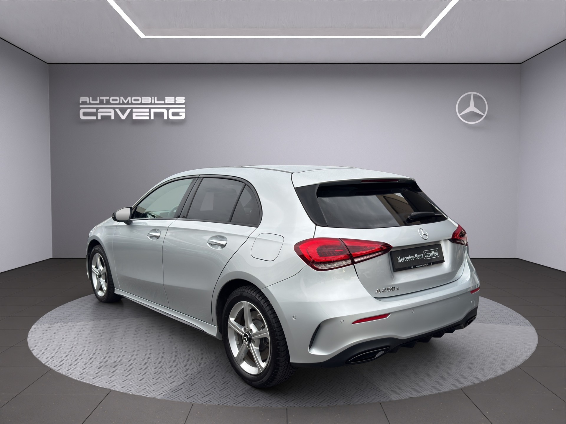 MERCEDES-BENZ A 250e AMG Line 8G-DCT-image-2