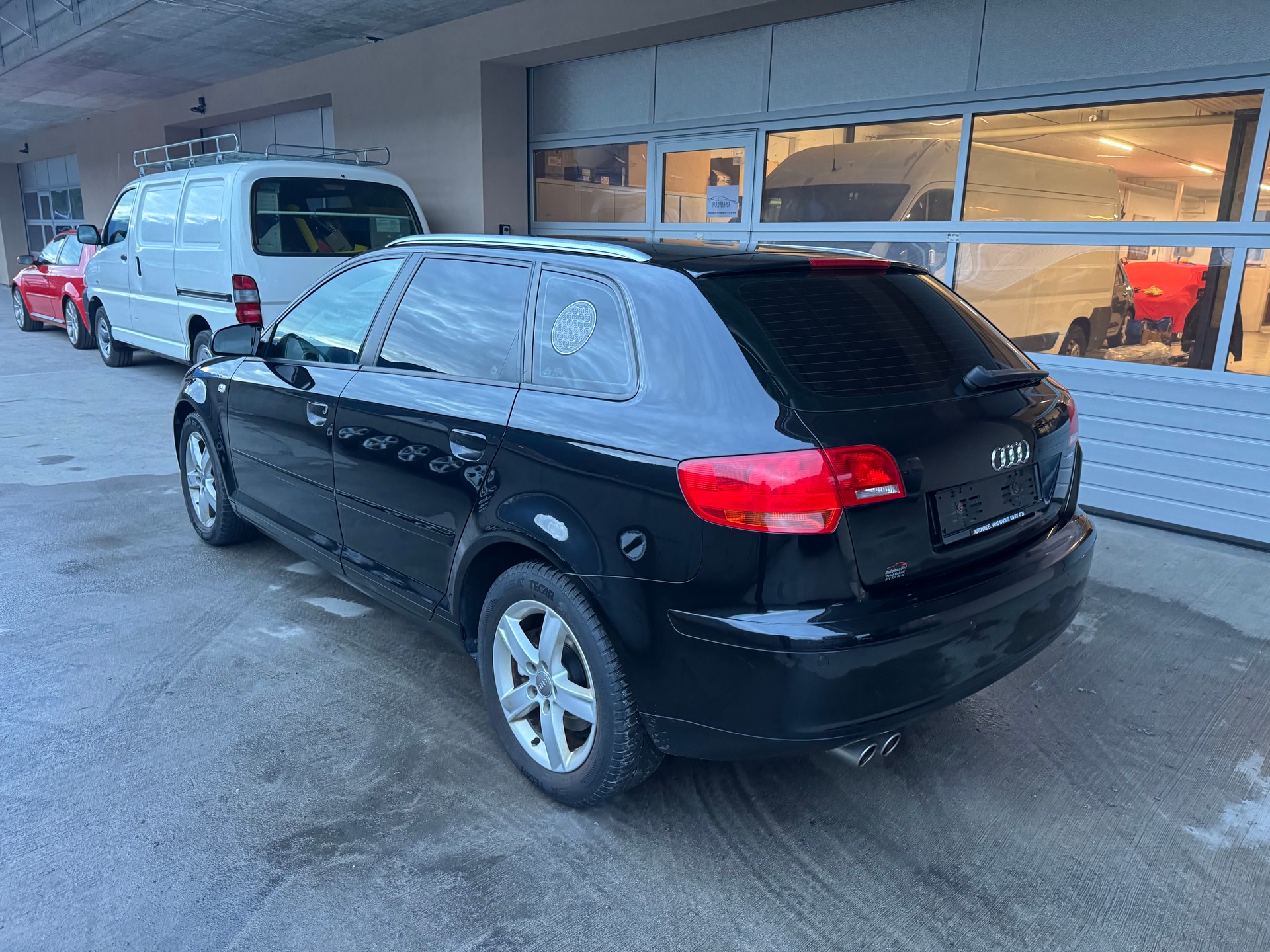 AUDI A3 Sportback 2.0 TDI Ambition quattro-image-3