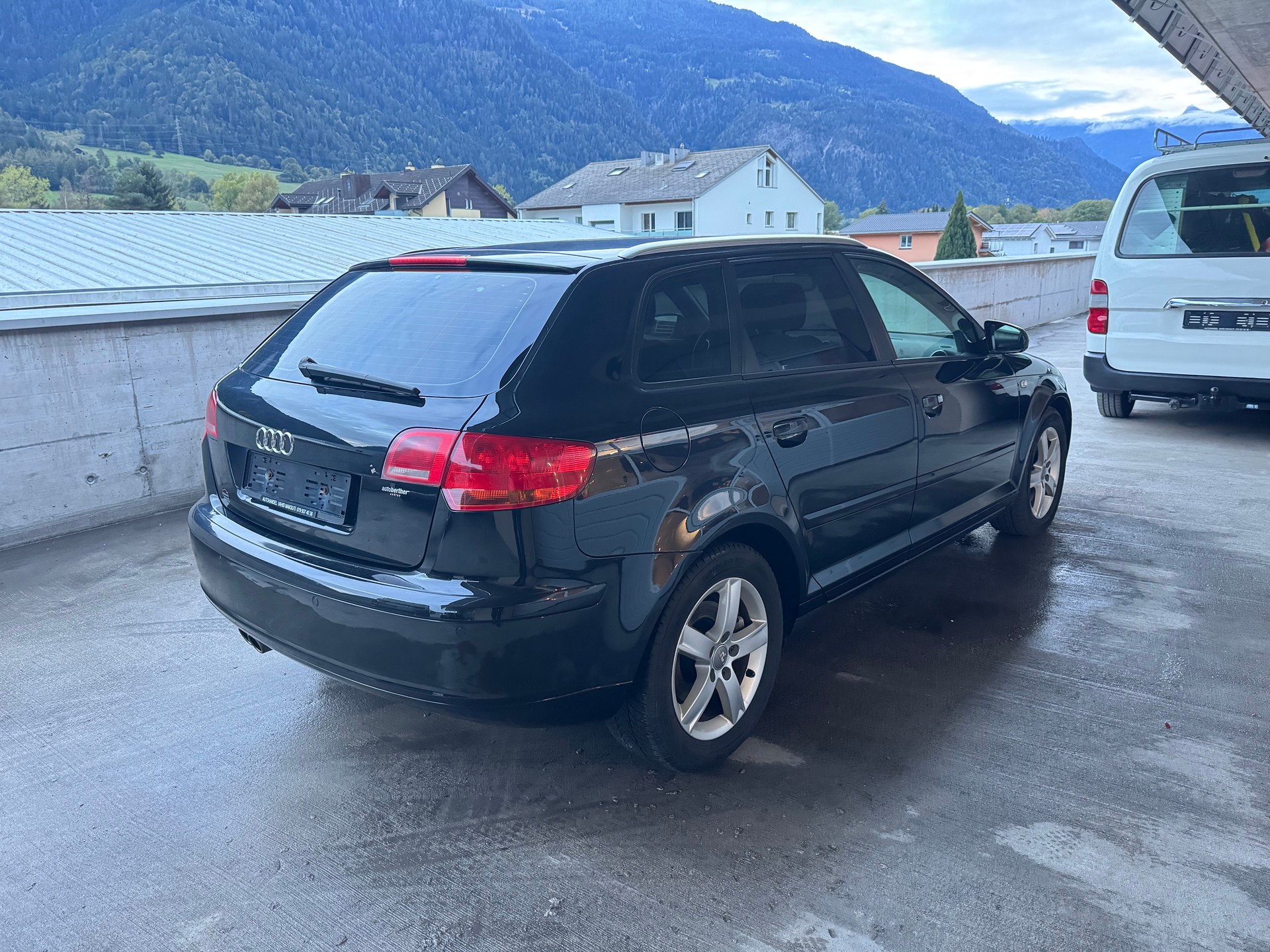 AUDI A3 Sportback 2.0 TDI Ambition quattro-image-2
