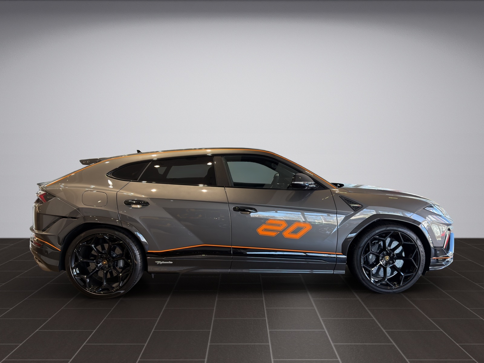 LAMBORGHINI Urus Performante SCV12-image-1