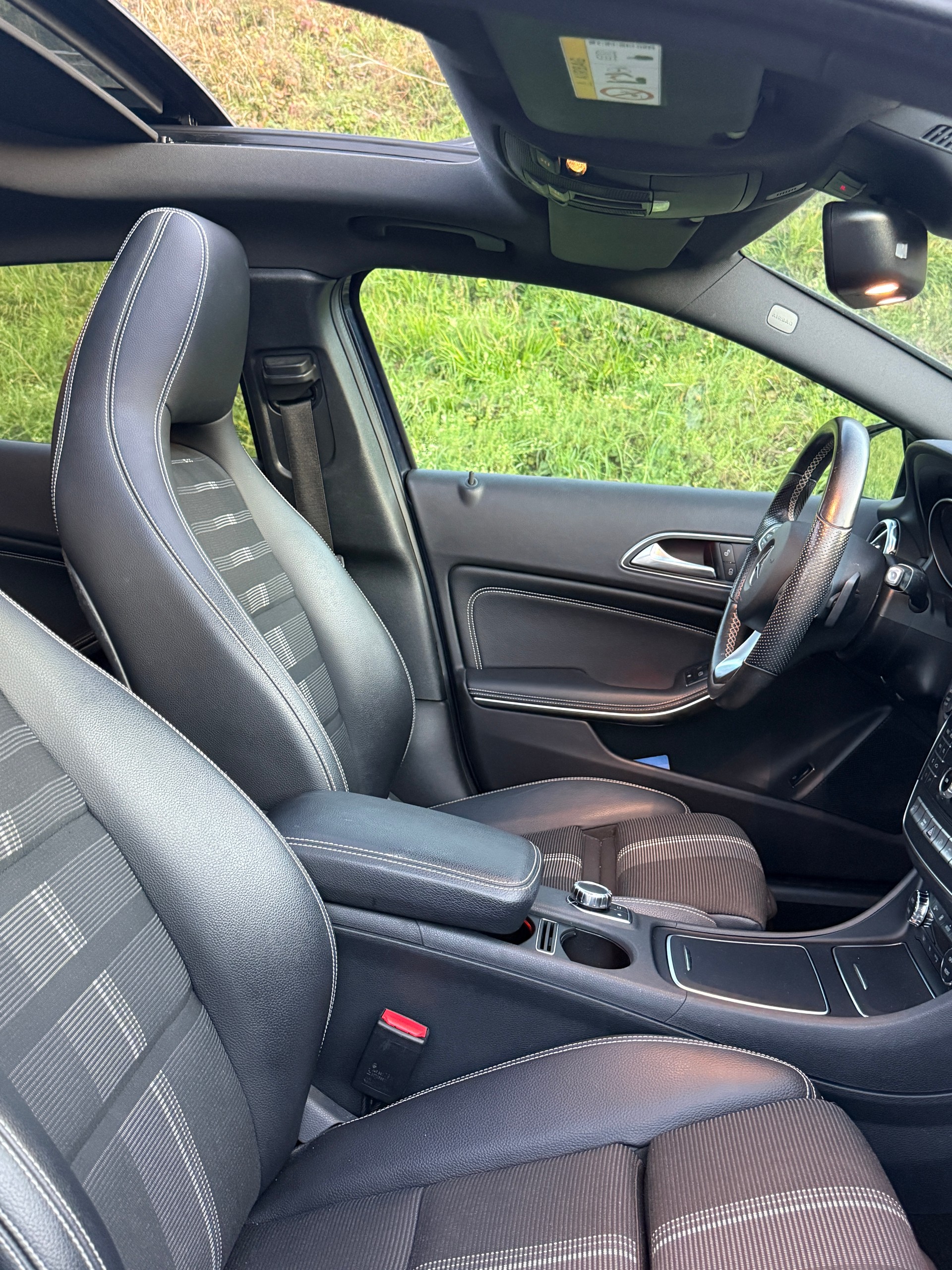 MERCEDES-BENZ GLA 200 Night Star 7G-DCT-image-9