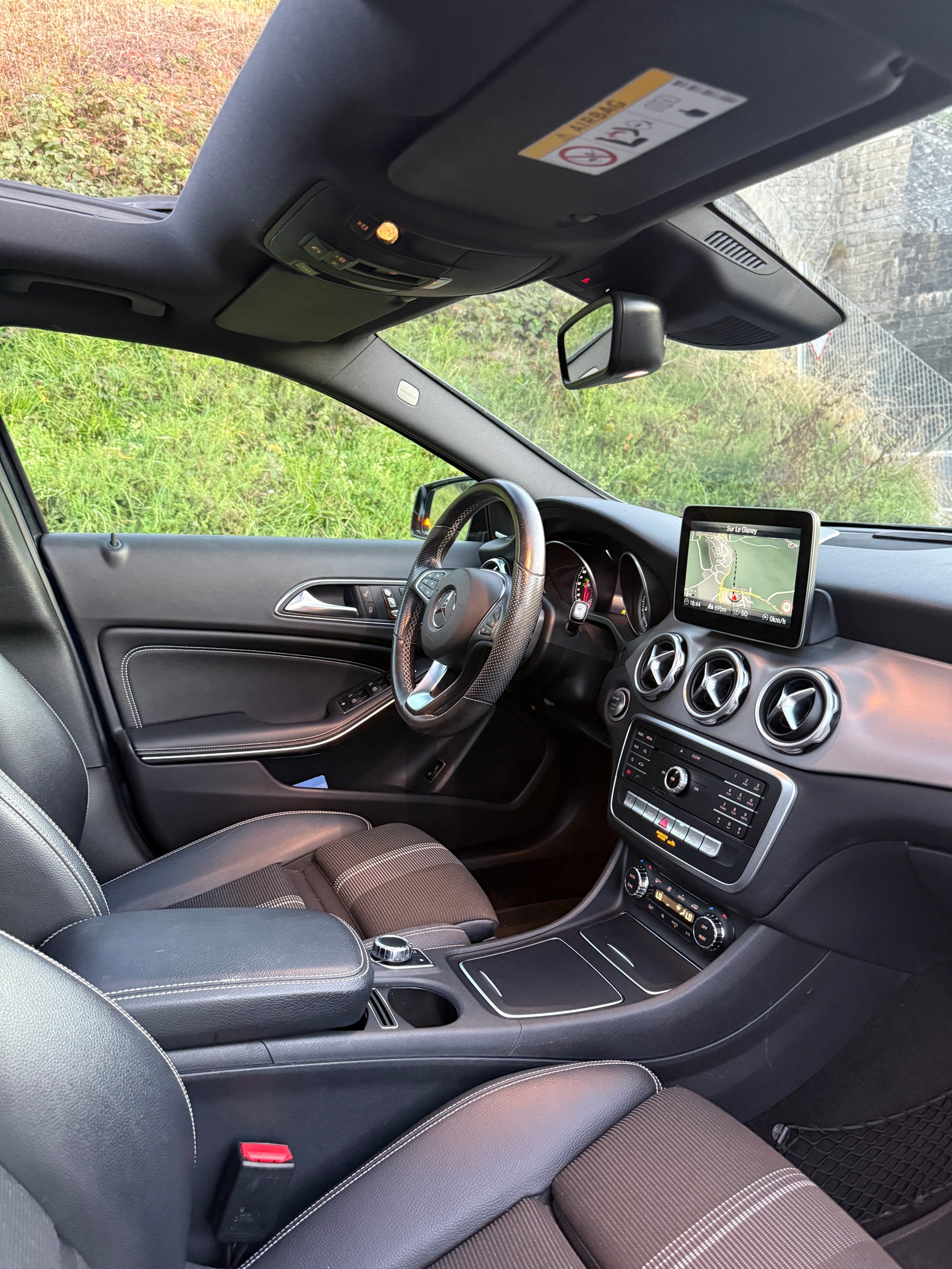 MERCEDES-BENZ GLA 200 Night Star 7G-DCT-image-7