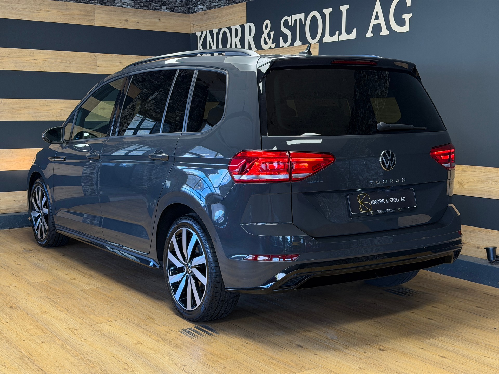 VW Touran 1.5 TSI EVO R-LINE Highline 7. PLATZ DSG-image-5