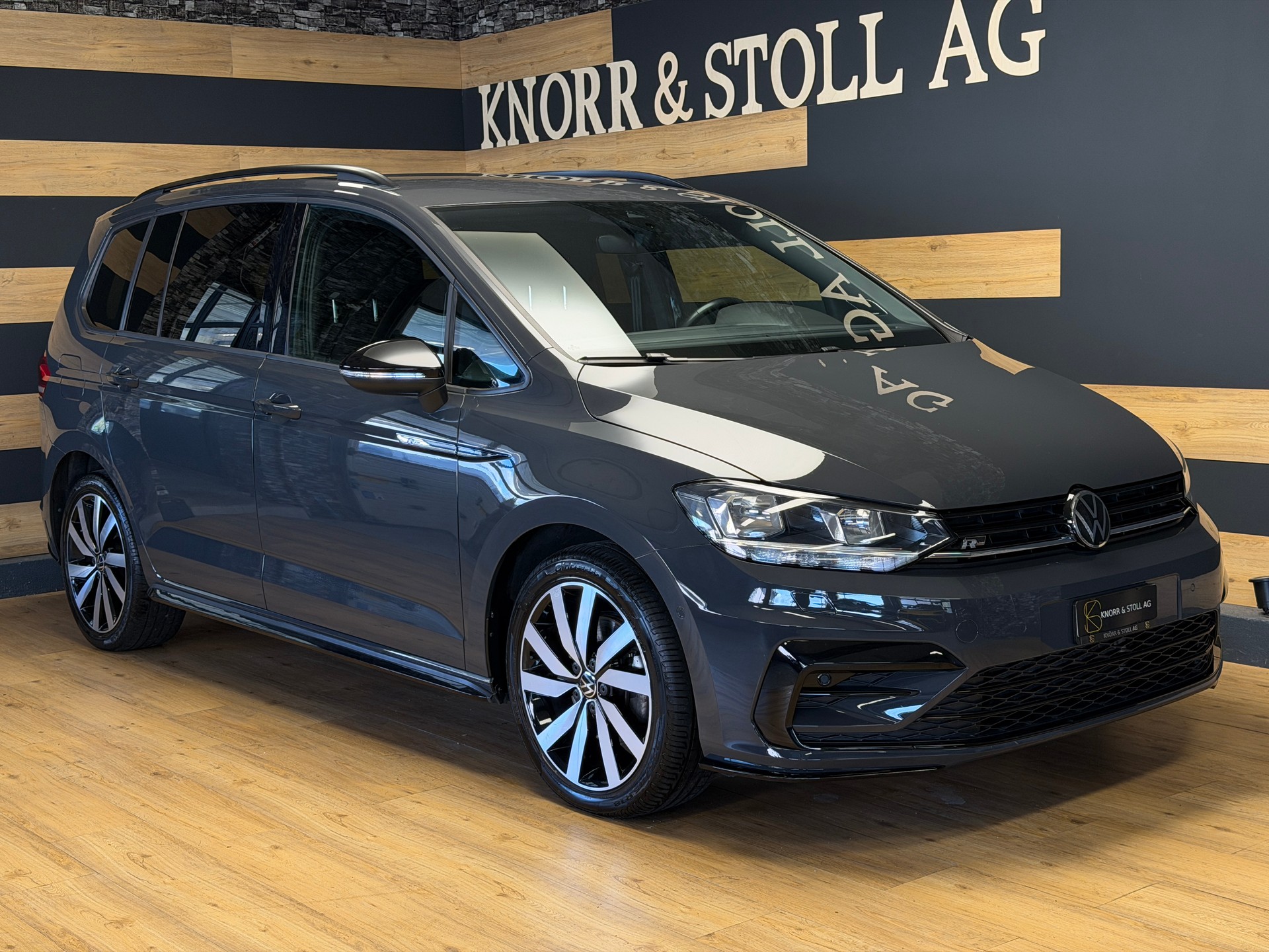 VW Touran 1.5 TSI EVO R-LINE Highline 7. PLATZ DSG-image-1