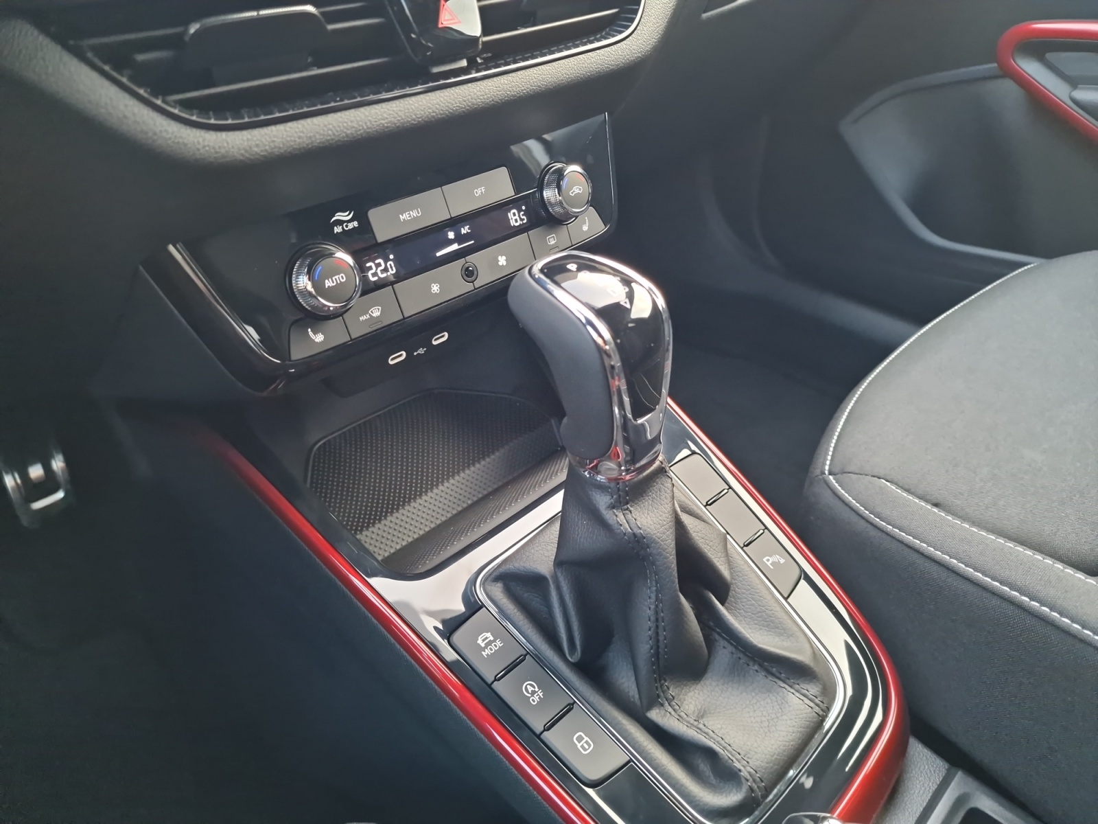 SKODA Fabia 1.0 TSI Monte Carlo DSG MY 2027-image-18