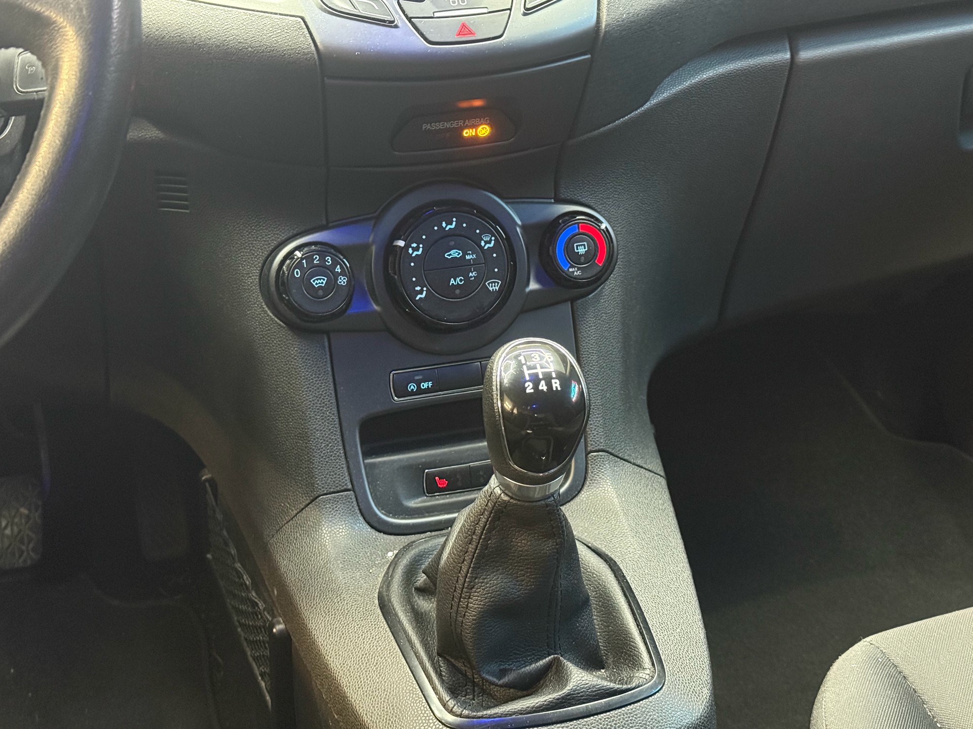 FORD Fiesta 1.0 SCTi Trend-image-8