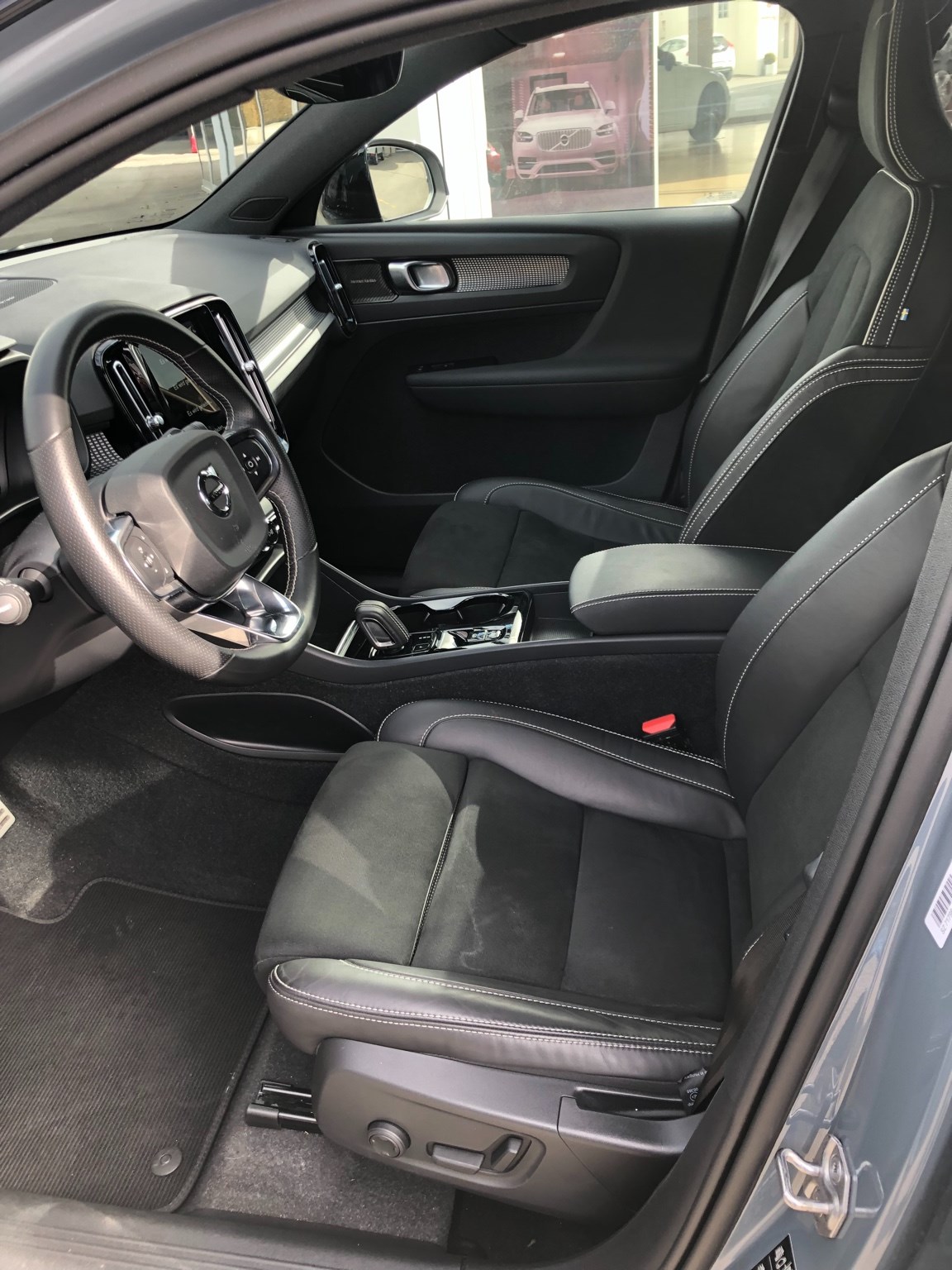 VOLVO XC40 T5 TwE R-Design DCT-image-5