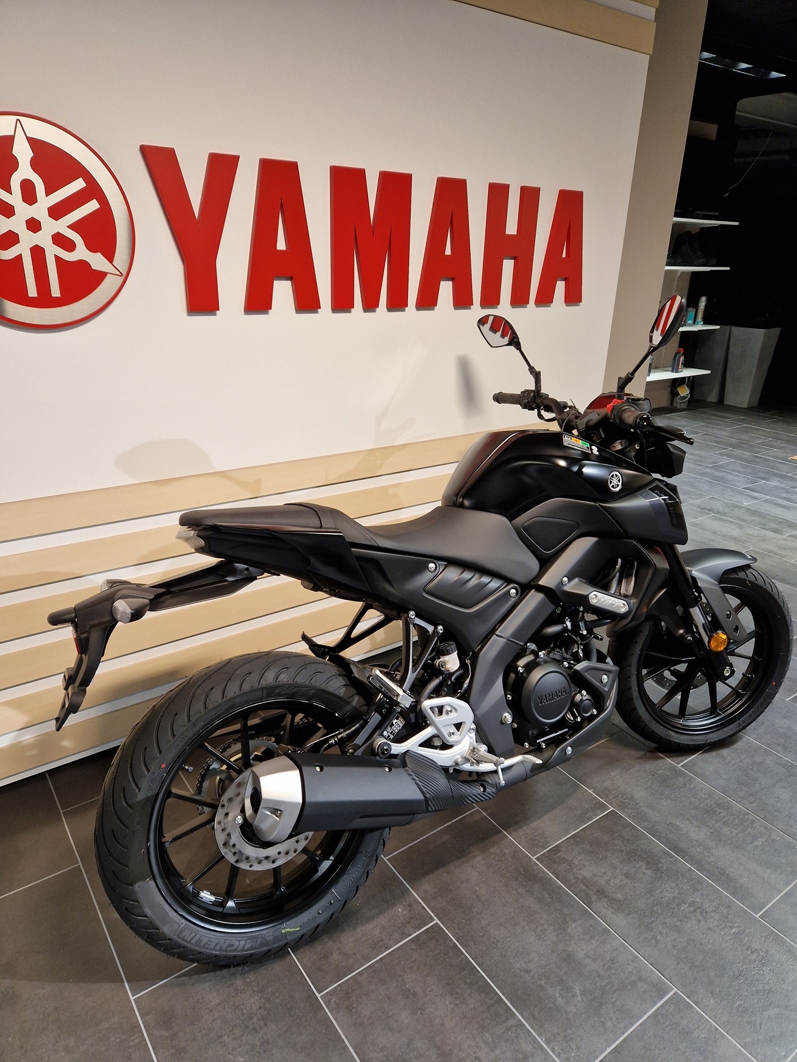 YAMAHA MT-125 ABS-image-2