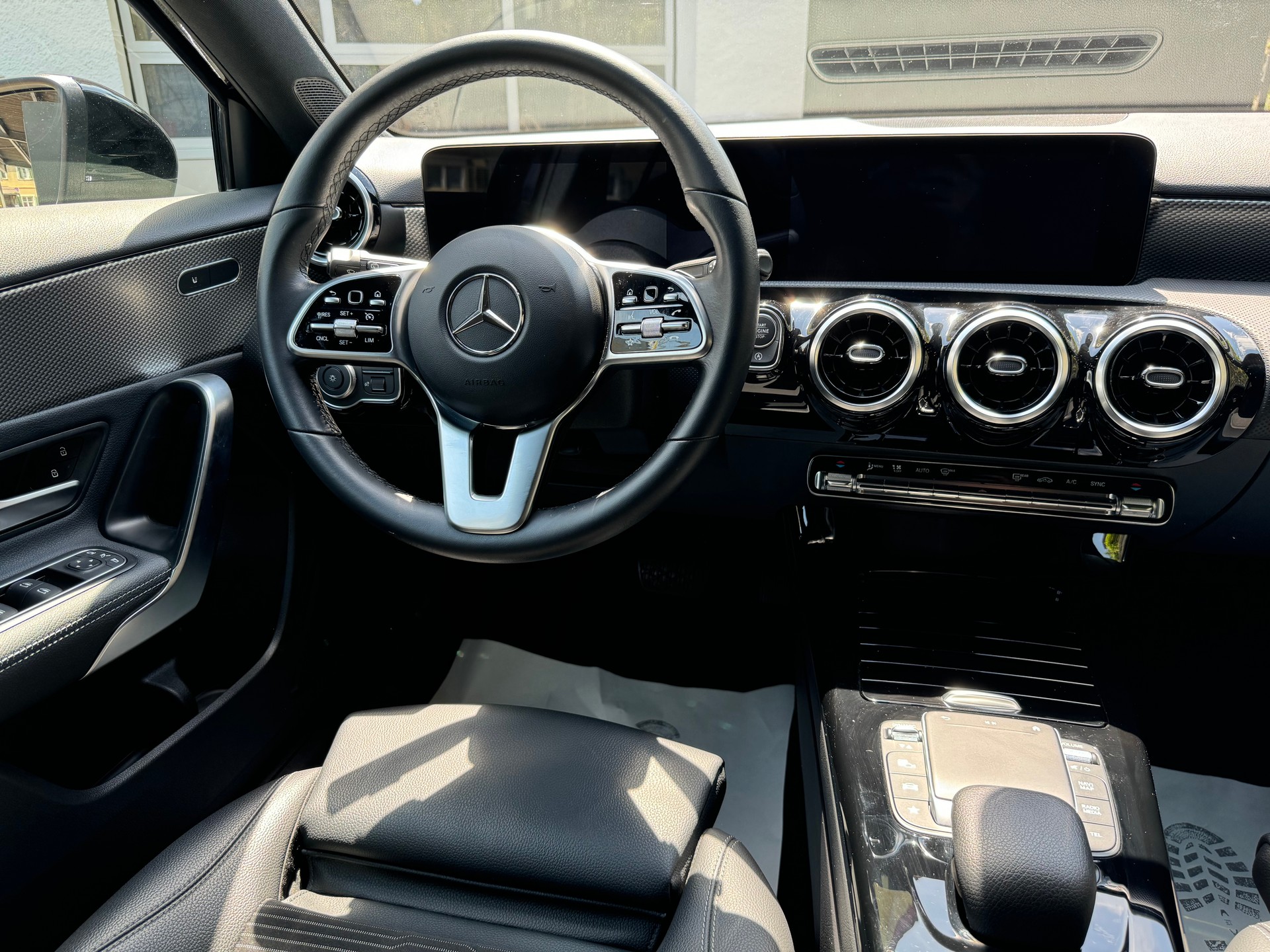 MERCEDES-BENZ A 180 Night Star 7G-DCT-image-14