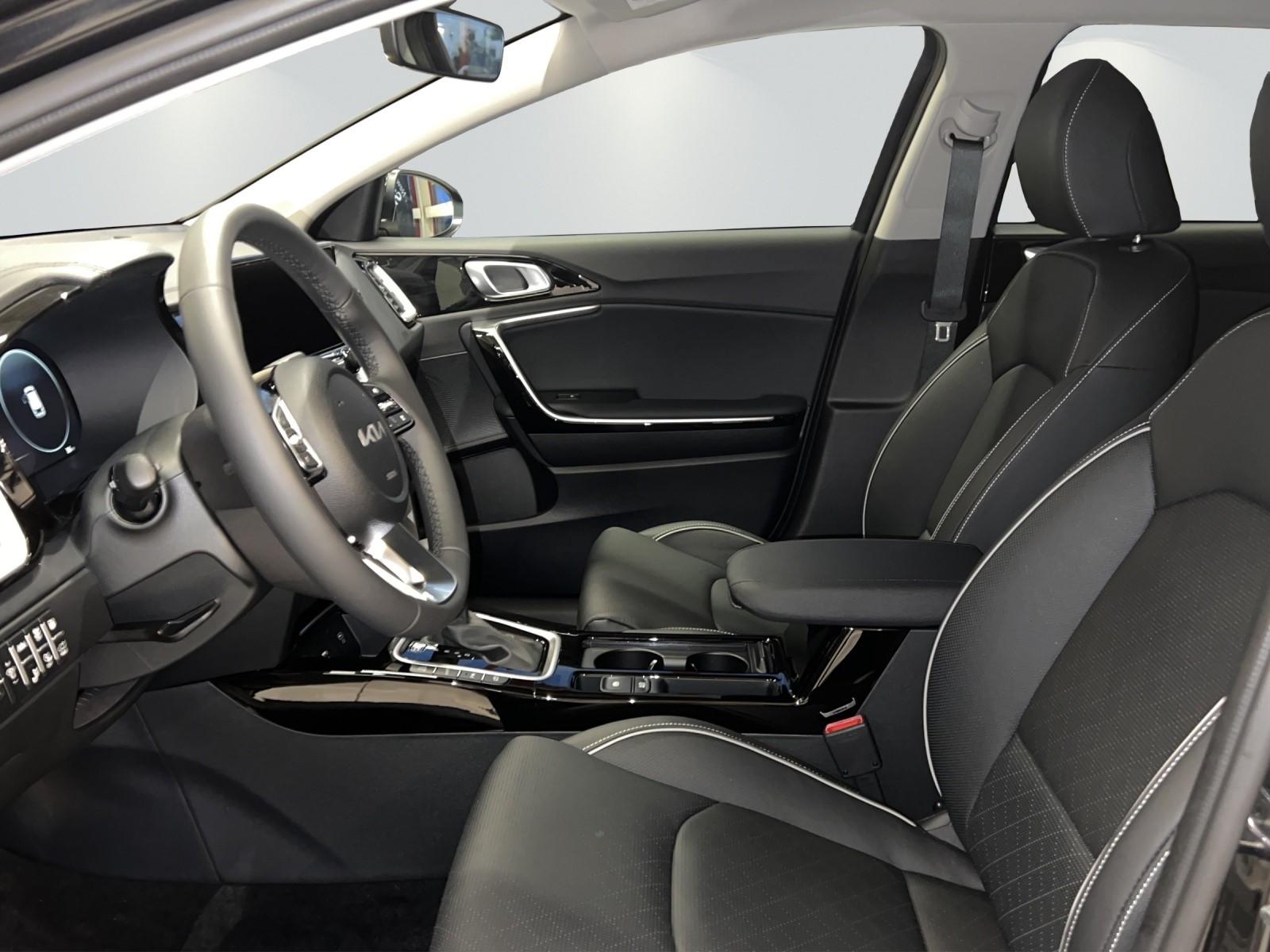 KIA Ceed SW 1.6 GDi Plug-in Hybrid Style-image-4