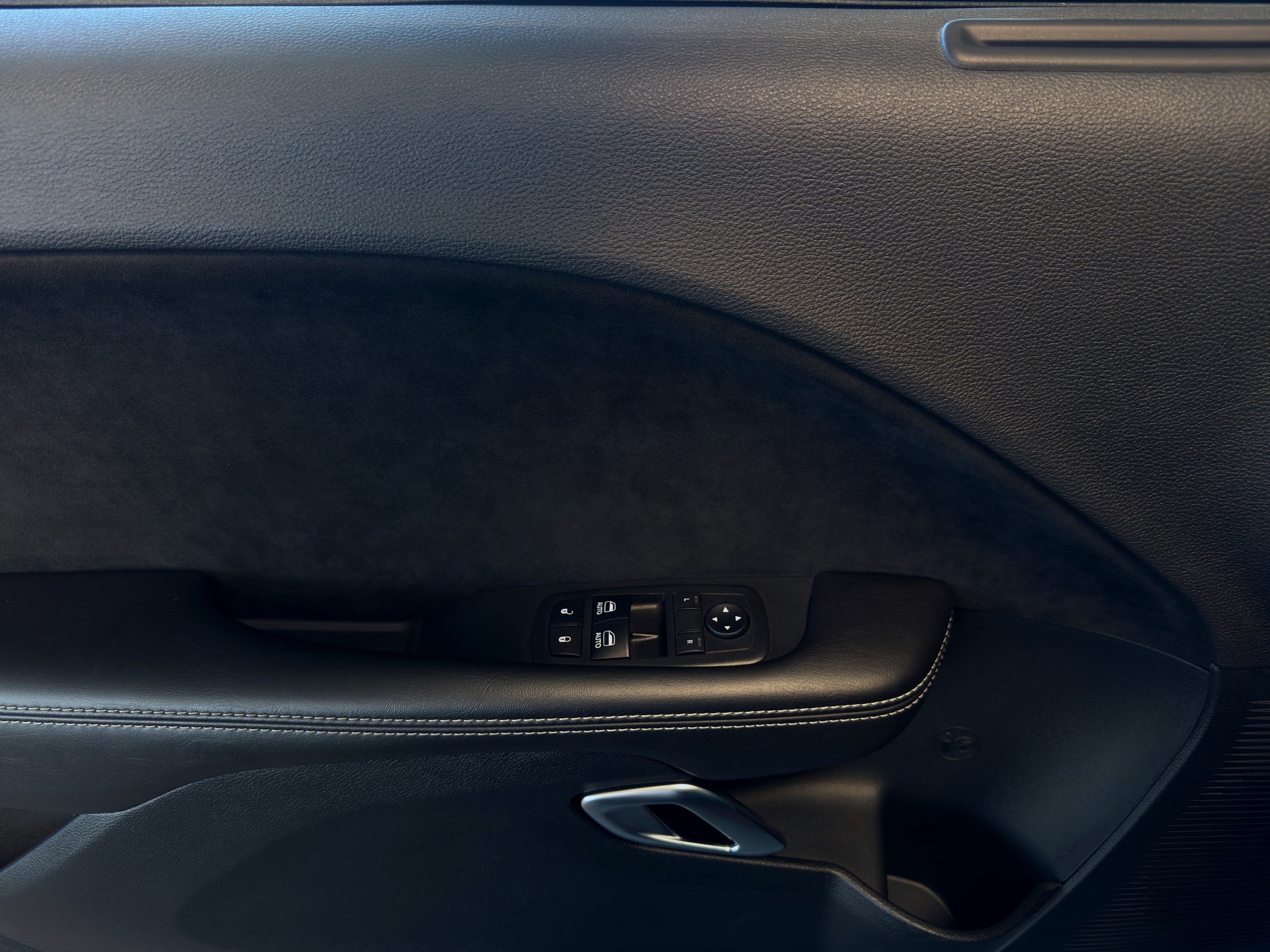 DODGE Challenger SRT Demon-image-12