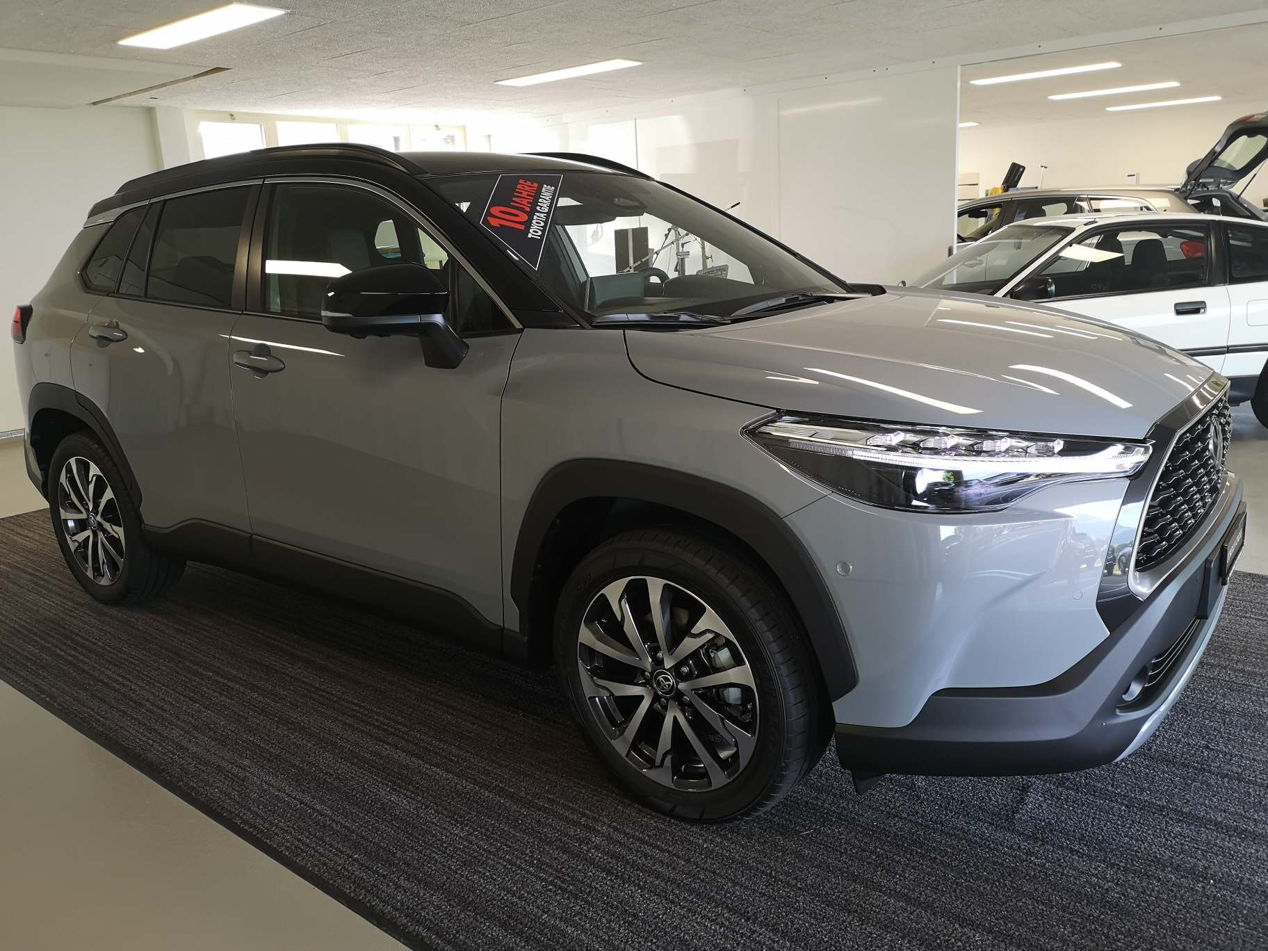 TOYOTA Corolla Cross 2.0 HSD Premium AWD-i-image-3