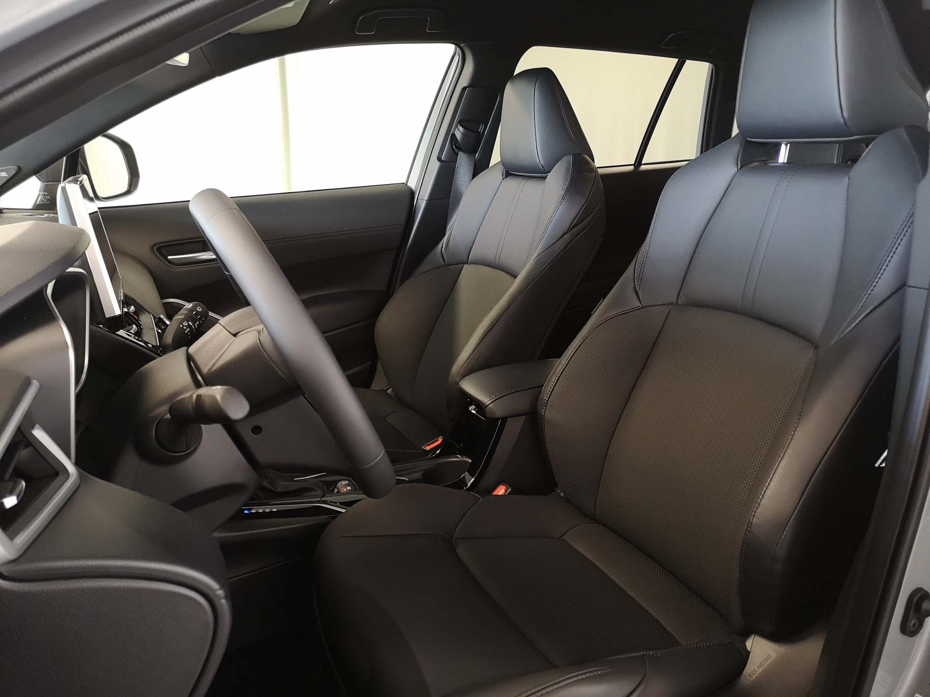 TOYOTA Corolla Cross 2.0 HSD Premium AWD-i-image-6