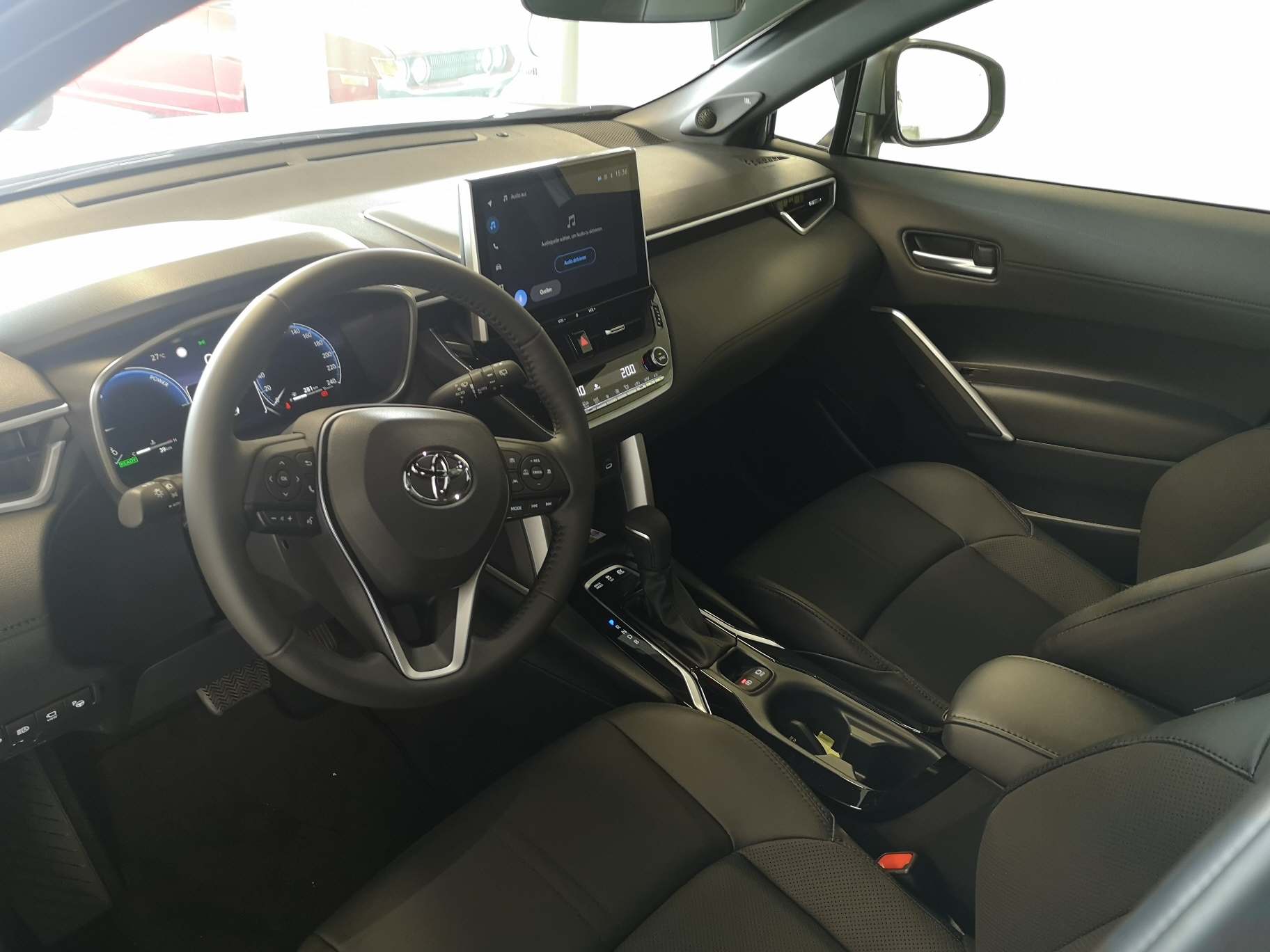 TOYOTA Corolla Cross 2.0 HSD Premium AWD-i-image-5