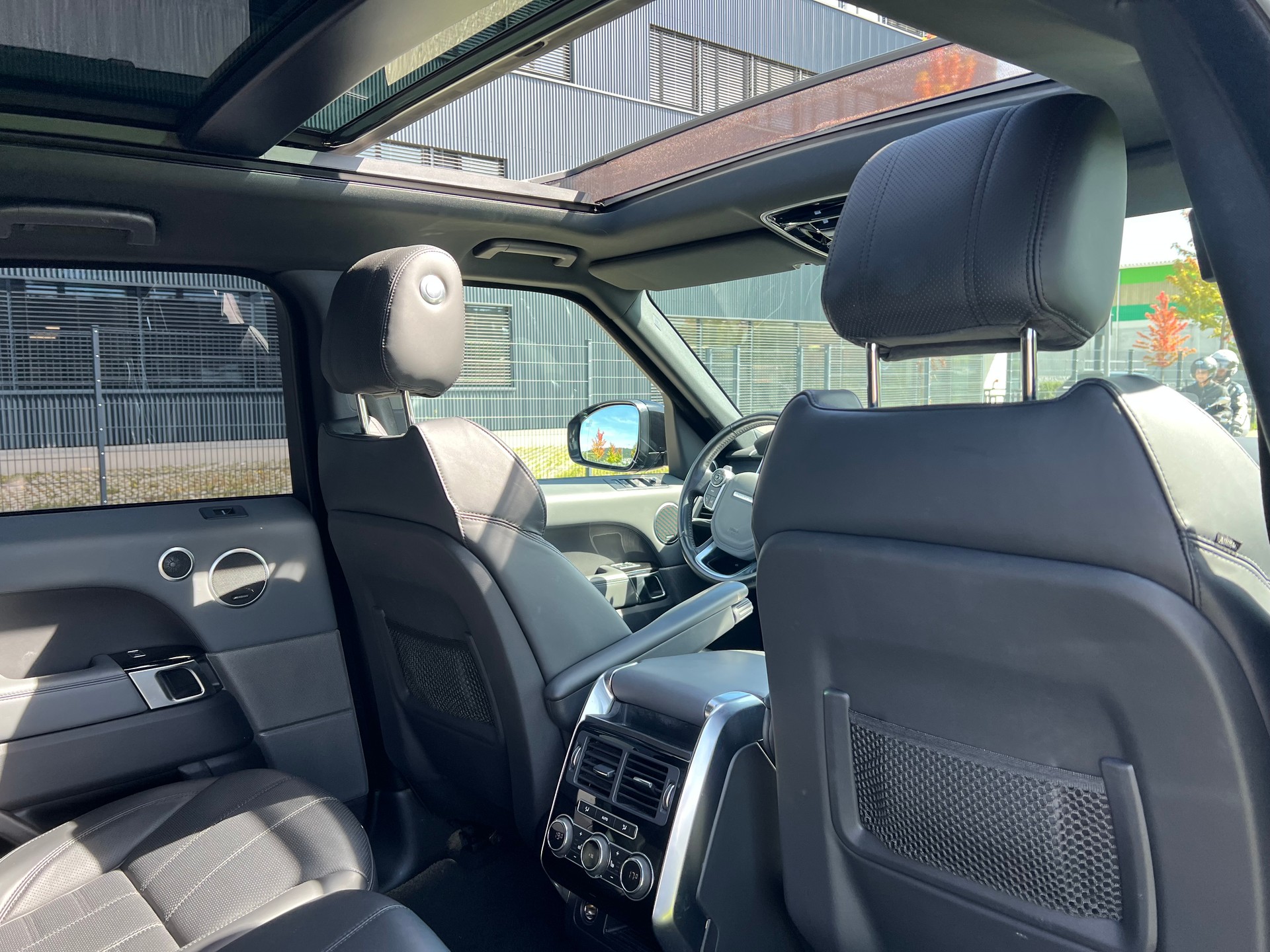 LAND ROVER Range Rover Sport 4.4 SDV8 Autobiography Automatic-image-26