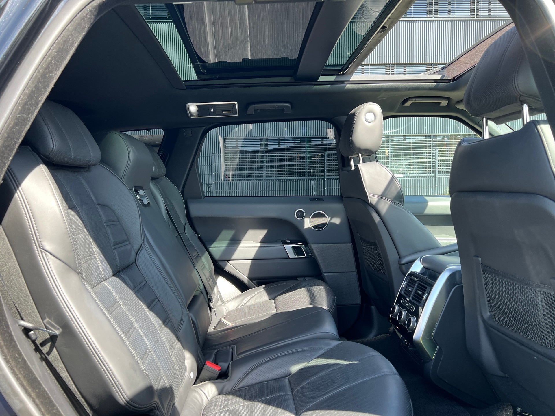 LAND ROVER Range Rover Sport 4.4 SDV8 Autobiography Automatic-image-28