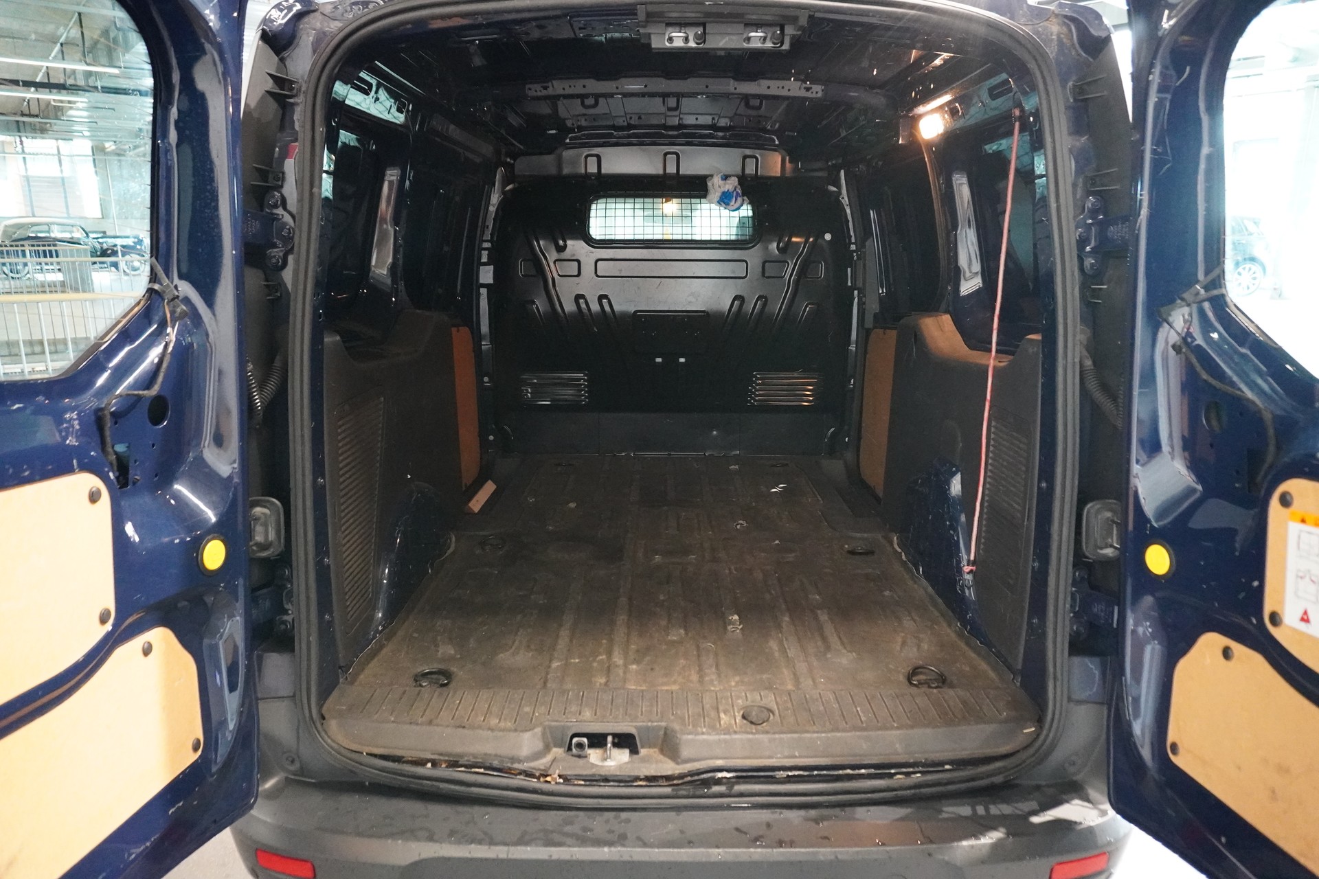 FORD Transit Connect Van T210 1.0 EcoBoost Trend-image-9
