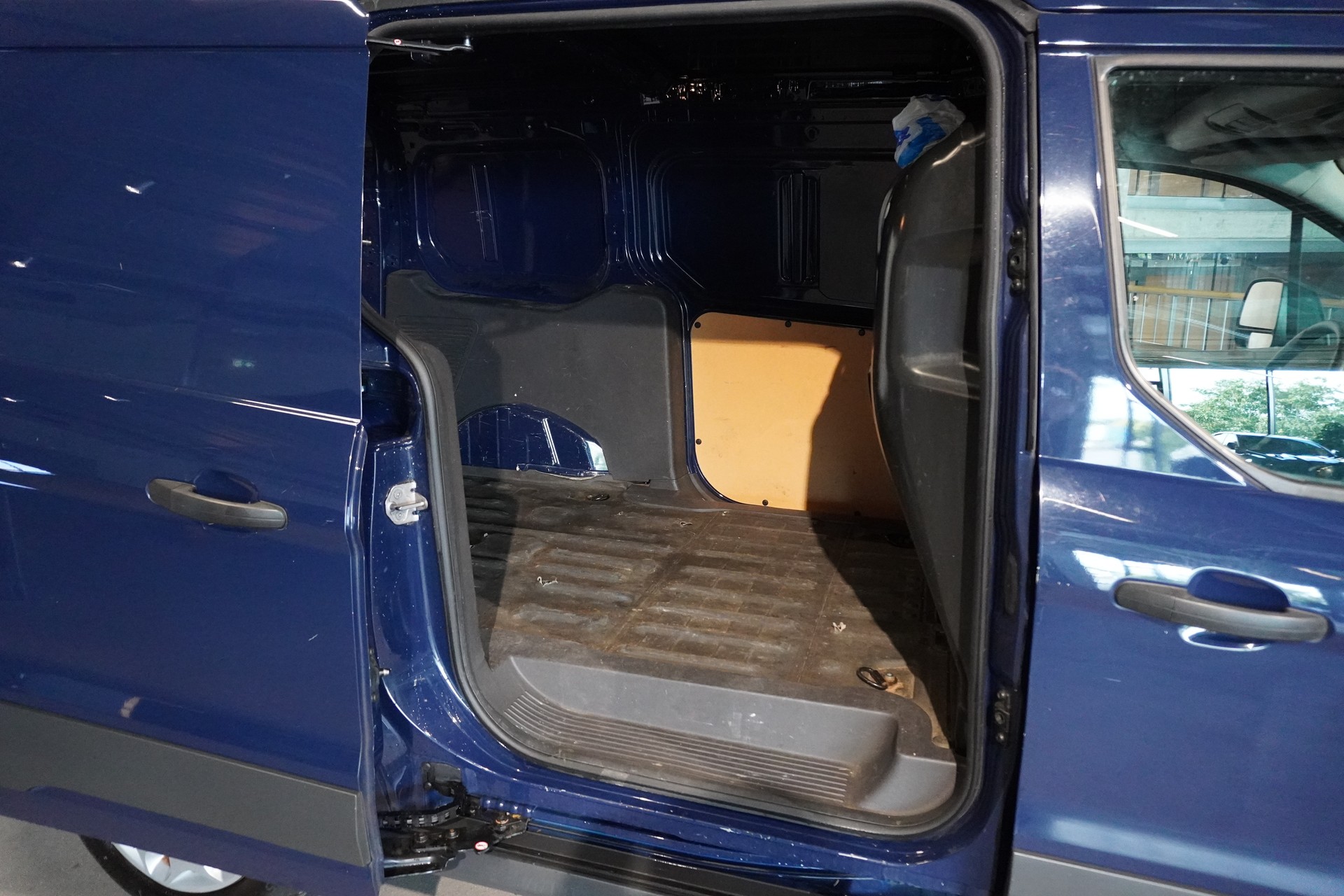 FORD Transit Connect Van T210 1.0 EcoBoost Trend-image-10