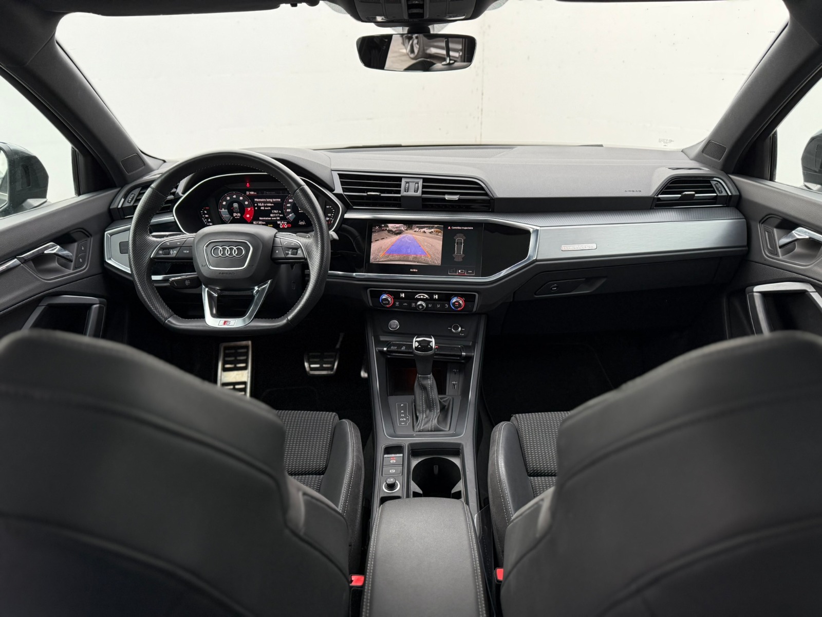 AUDI Q3 40 TFSI S line quattro S-tronic-image-9