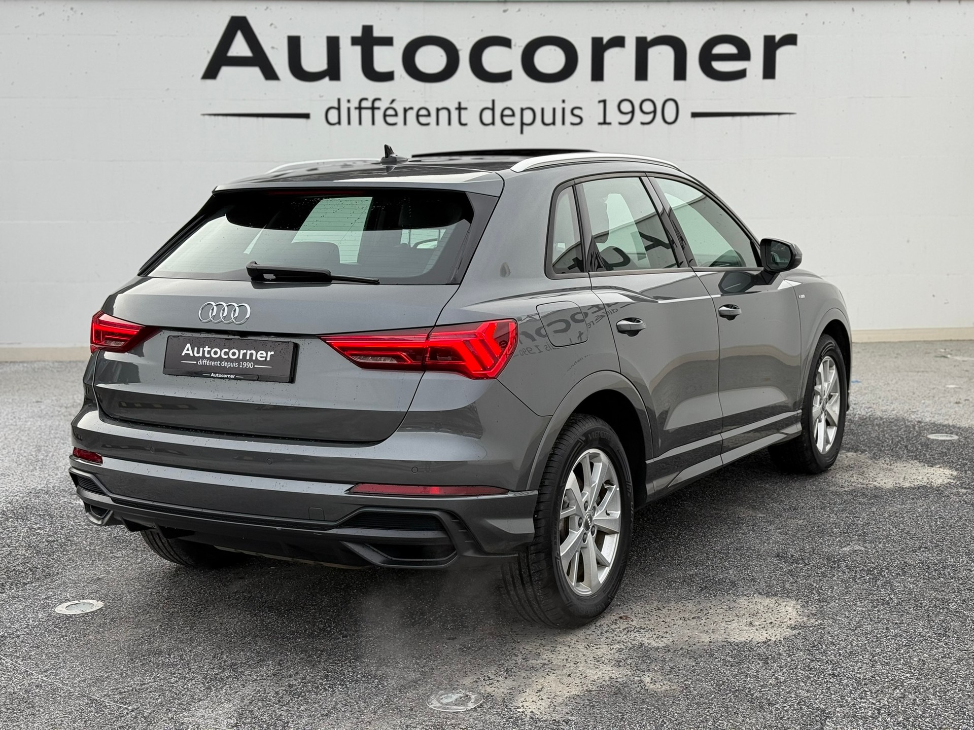 AUDI Q3 40 TFSI S line quattro S-tronic-image-2