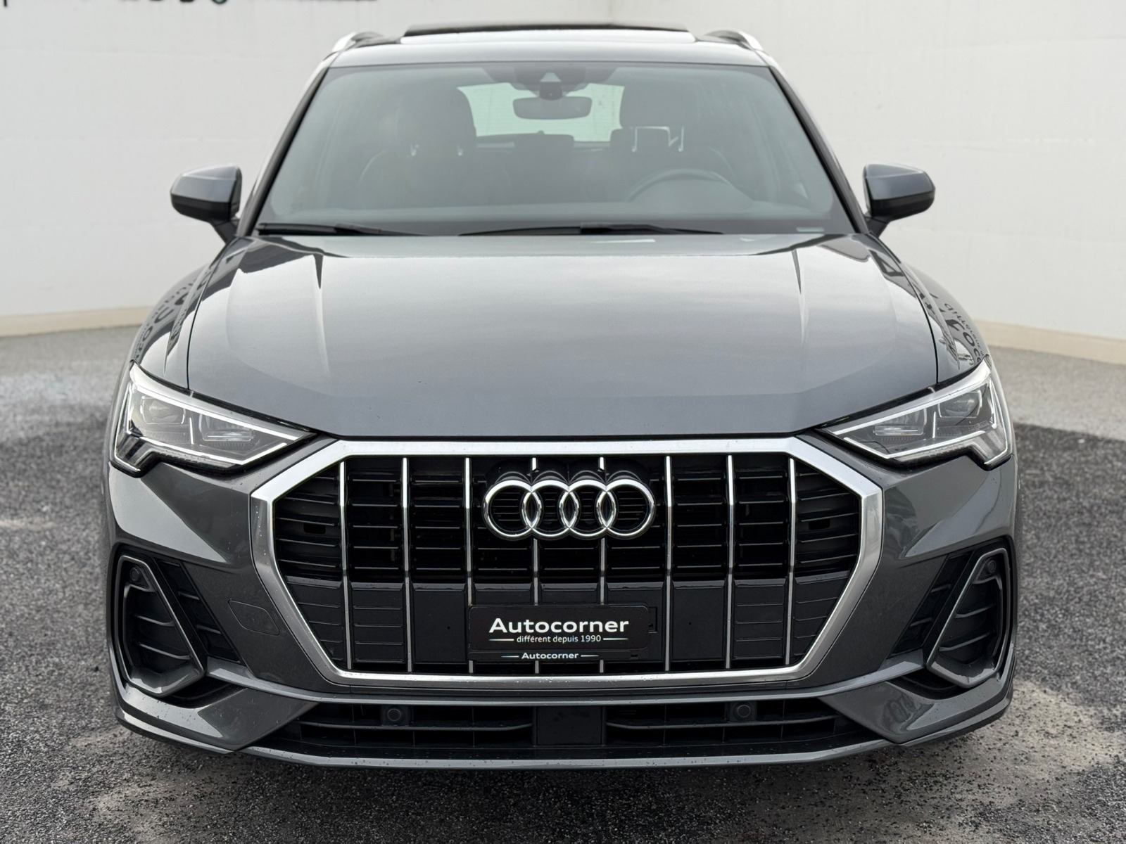 AUDI Q3 40 TFSI S line quattro S-tronic-image-2