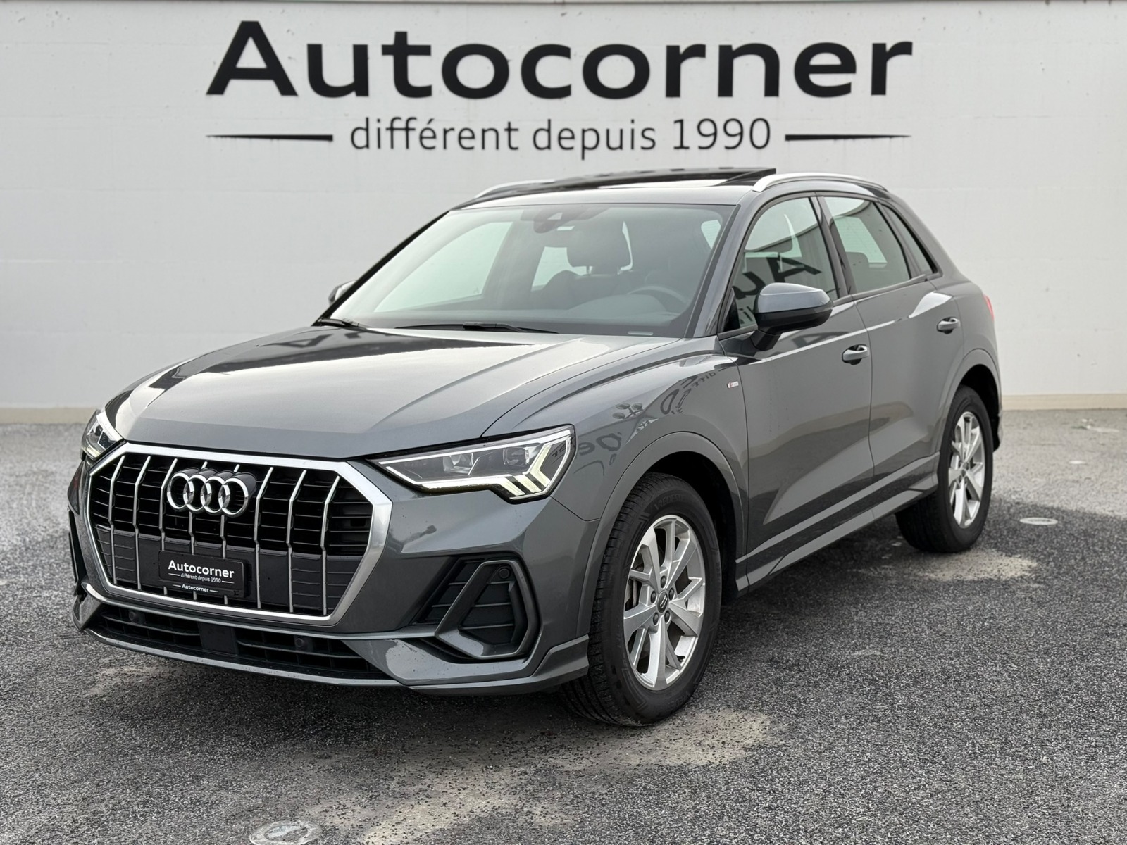 AUDI Q3 40 TFSI S line quattro S-tronic-image-0