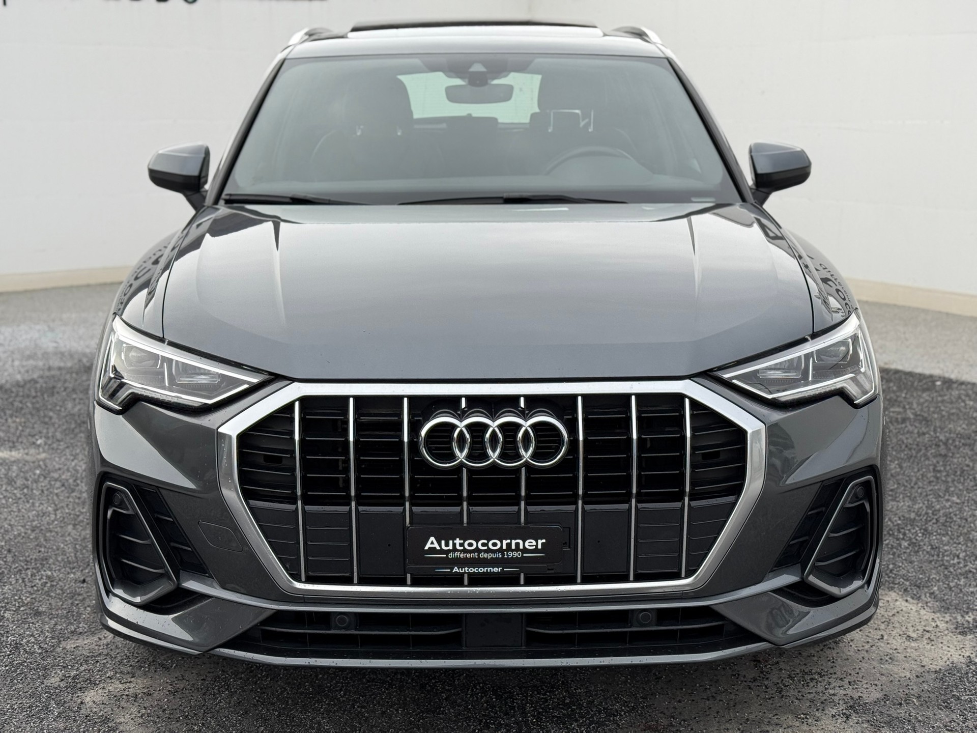 AUDI Q3 40 TFSI S line quattro S-tronic-image-4