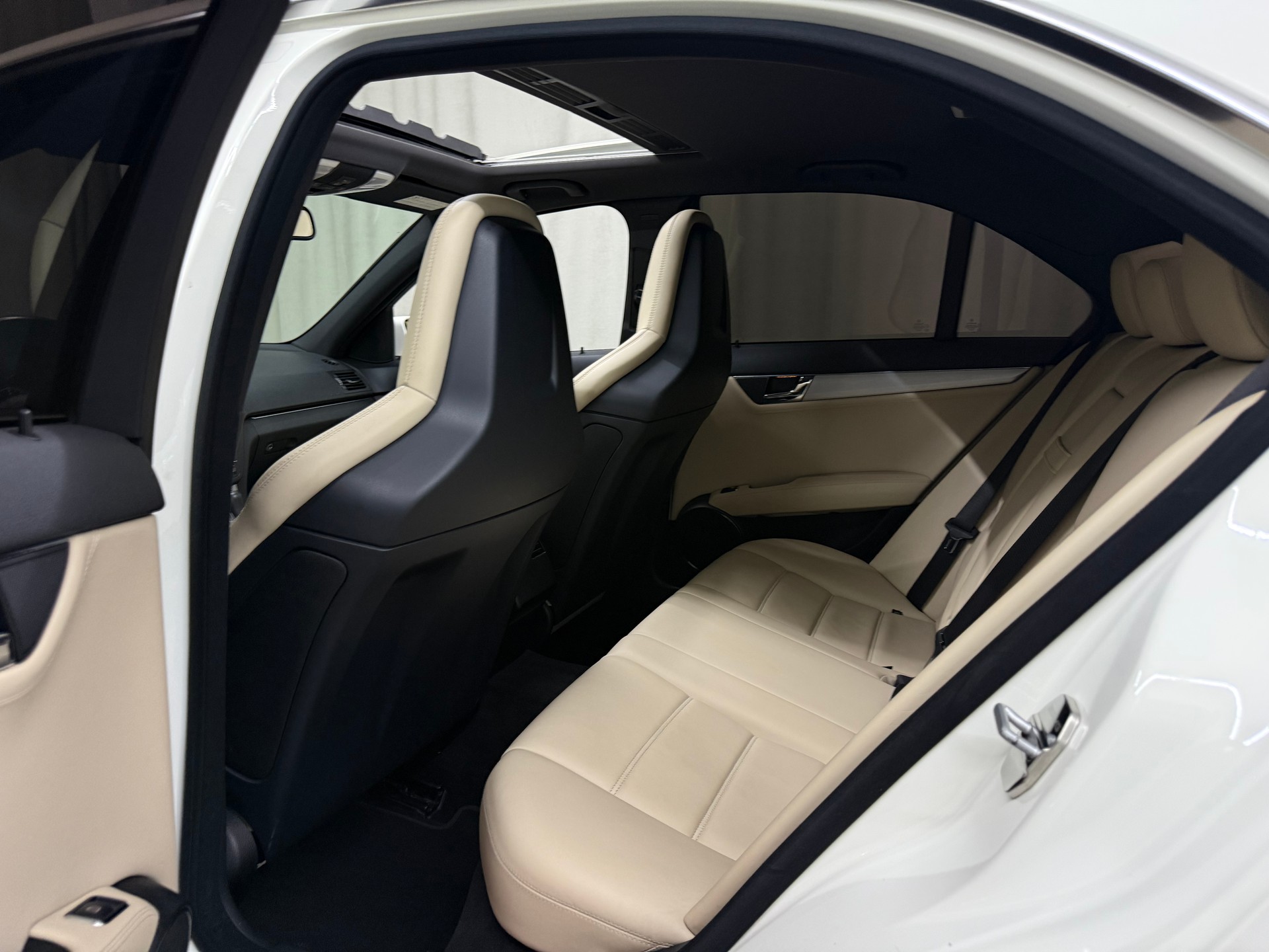 MERCEDES-BENZ C 63 AMG Avantgarde 7G-Tronic inkl. Garantie-image-13