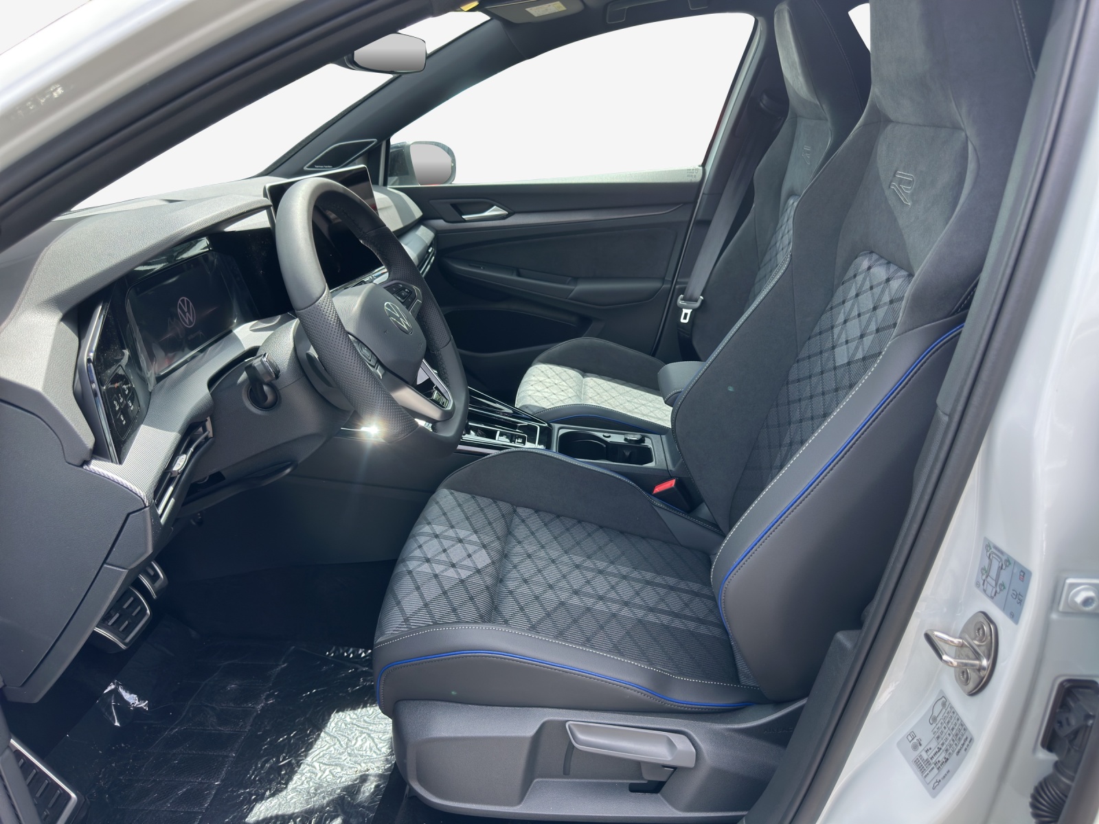 VW Golf Variant 1.5 eTSI mHEV R-Line-image-7