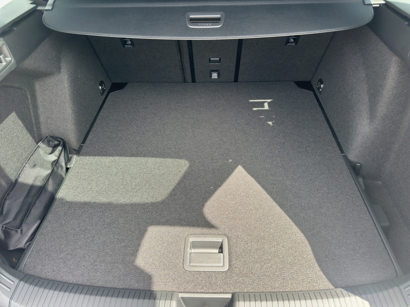 VW Golf Variant 1.5 eTSI mHEV R-Line-image-12