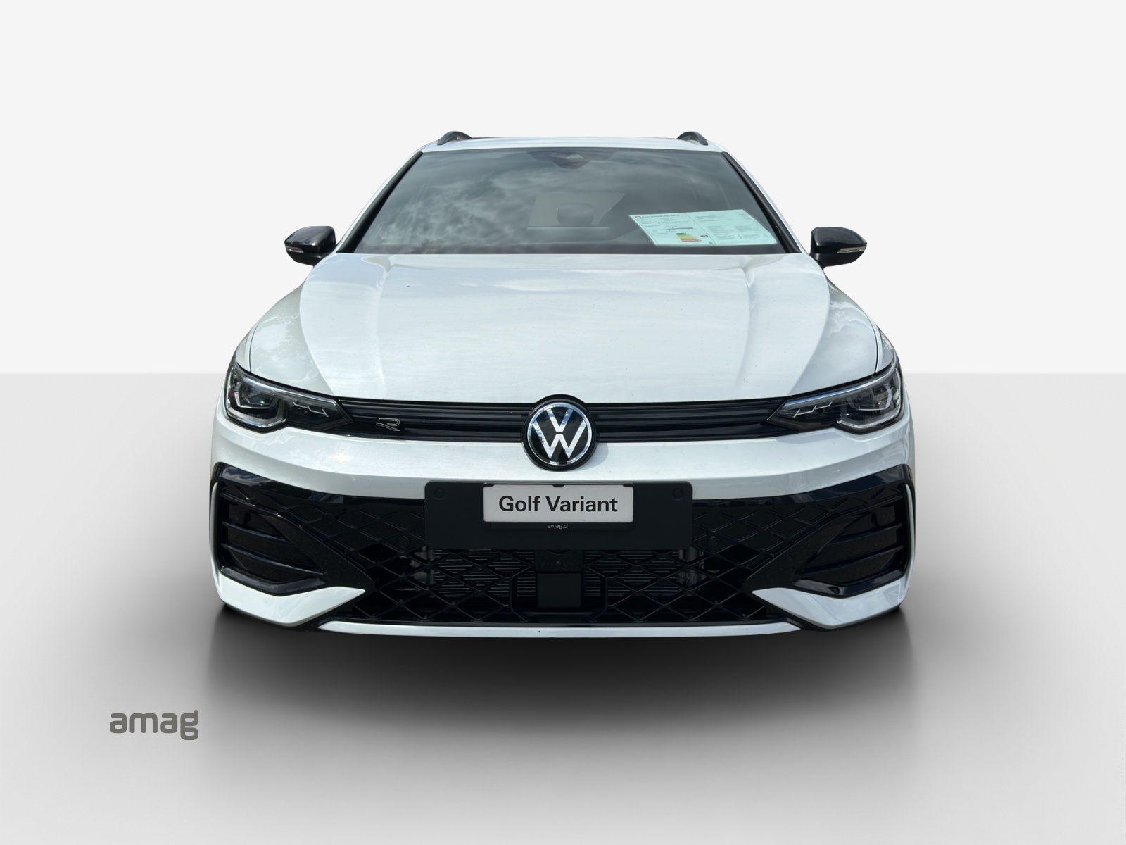VW Golf Variant 1.5 eTSI mHEV R-Line-image-6