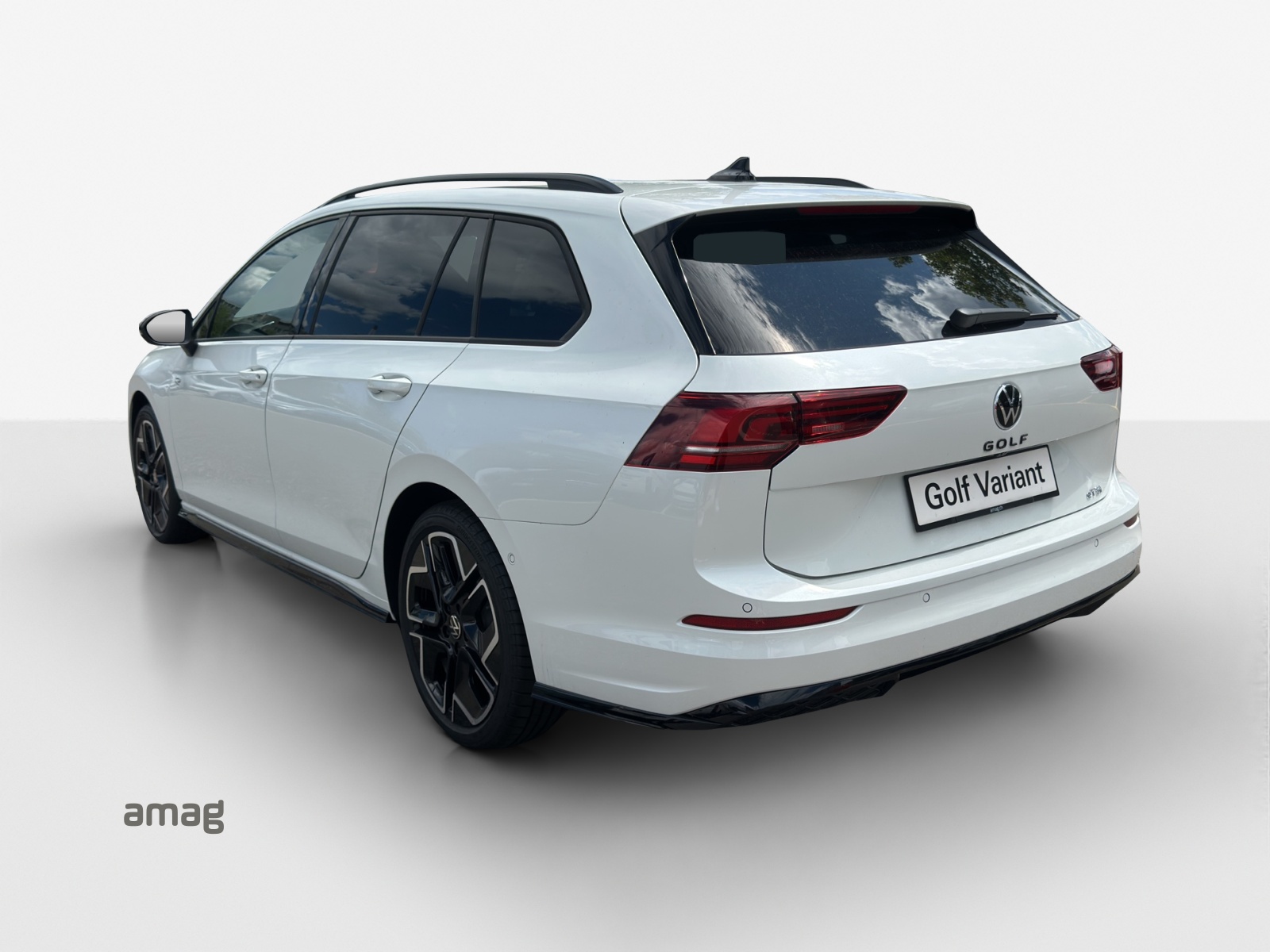 VW Golf Variant 1.5 eTSI mHEV R-Line-image-2