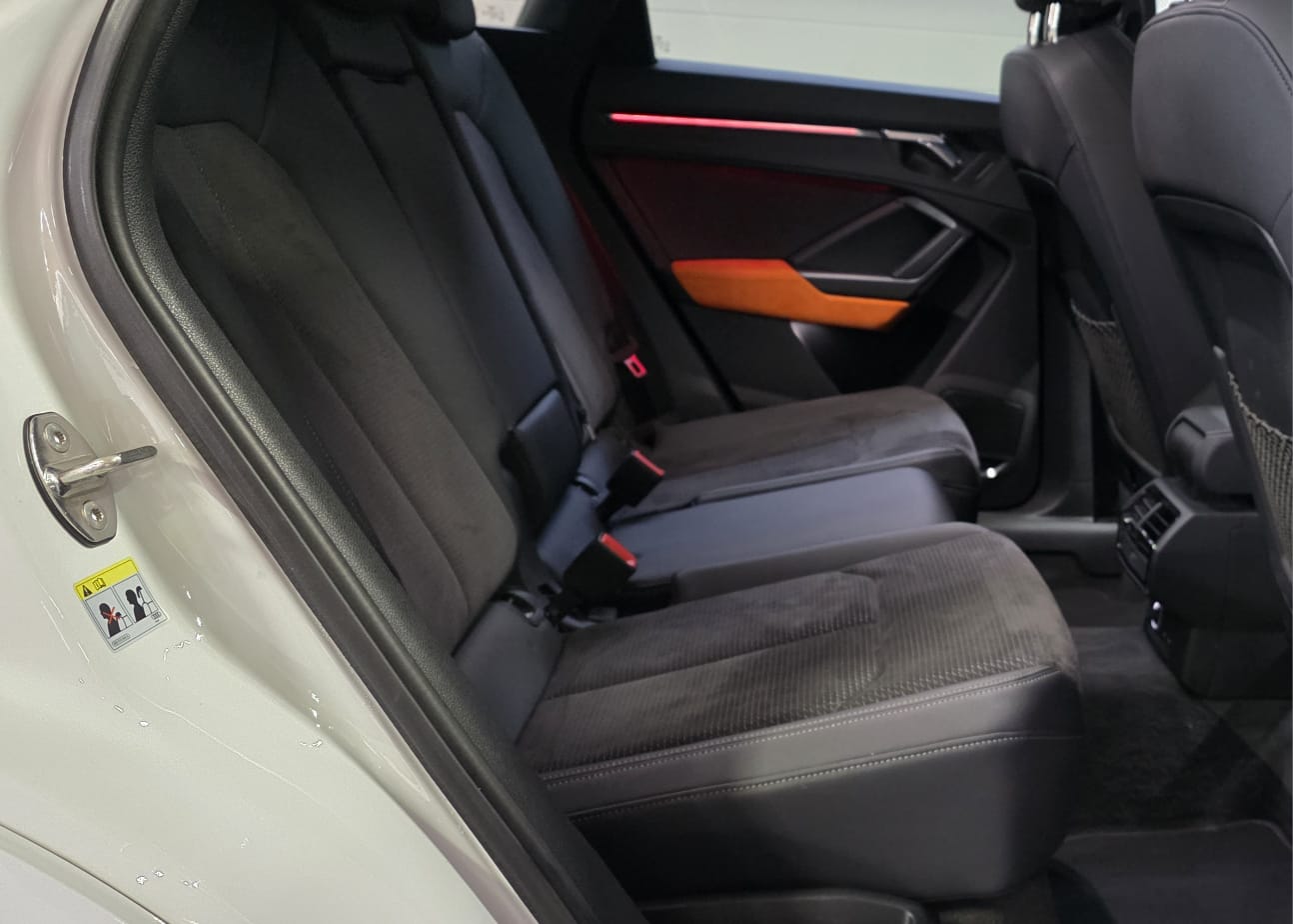AUDI Q3 40 TFSI S-line quattro S-tronic-image-27