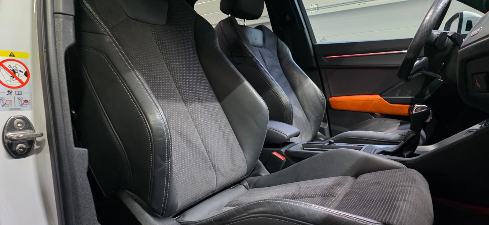 AUDI Q3 40 TFSI S-line quattro S-tronic-image-26
