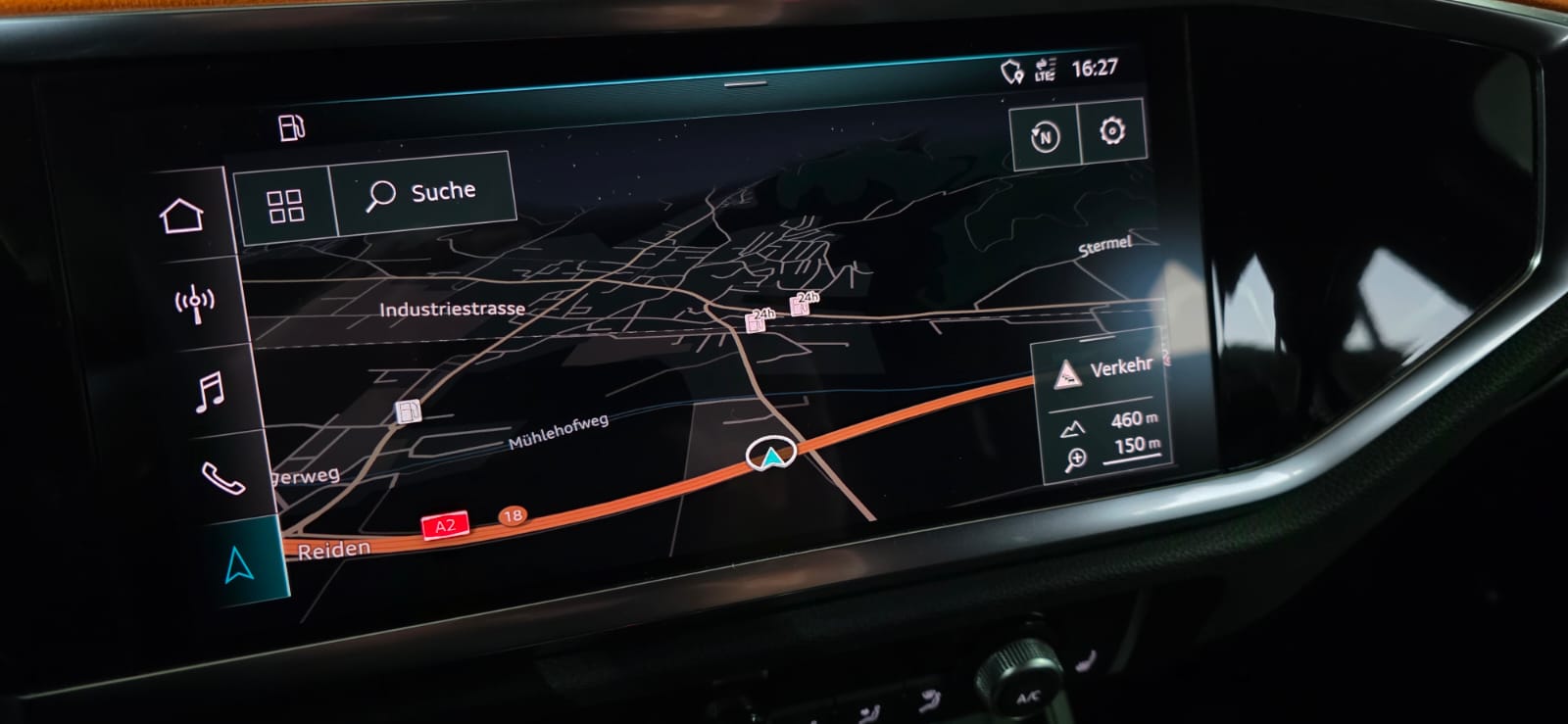 AUDI Q3 40 TFSI S-line quattro S-tronic-image-19