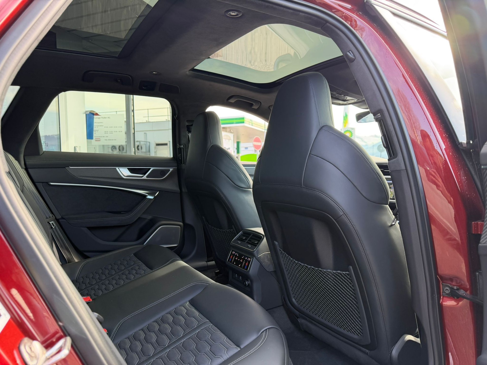 AUDI RS6 Avant 4.0 TFSI V8 Performance quattro-image-12