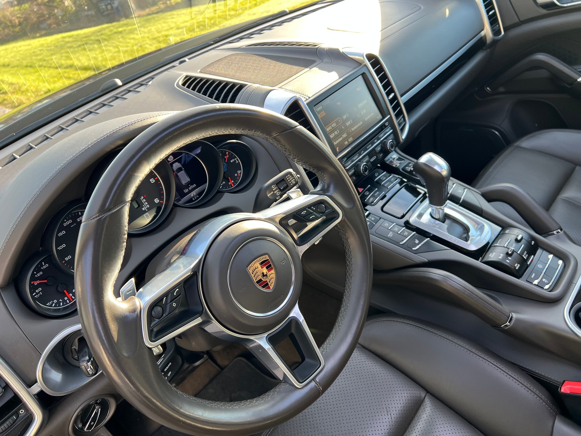 PORSCHE Cayenne Diesel 3.0 V6 TDI * Luftfederung *-image-17