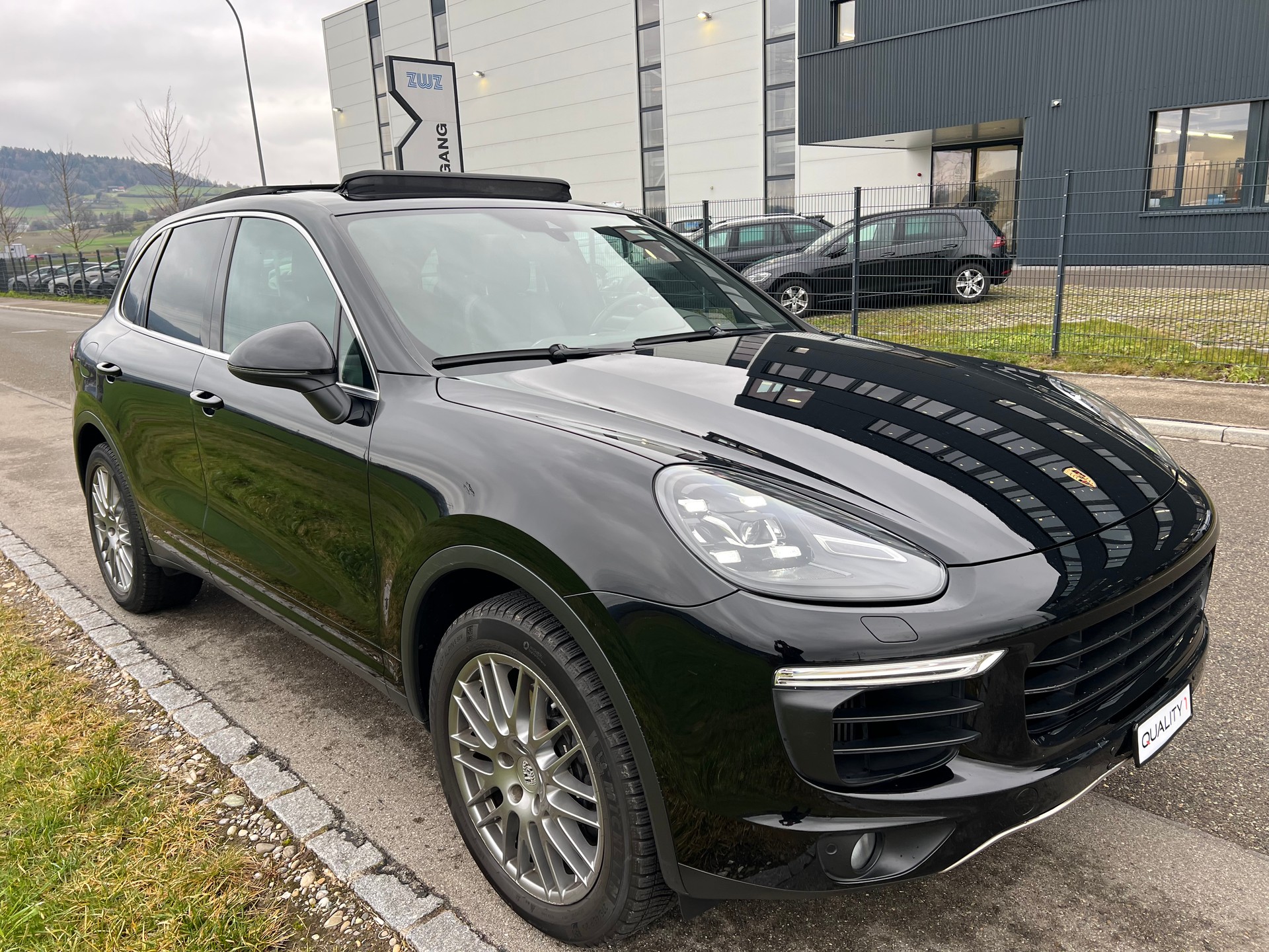 PORSCHE Cayenne Diesel 3.0 V6 TDI * Luftfederung *-image-0