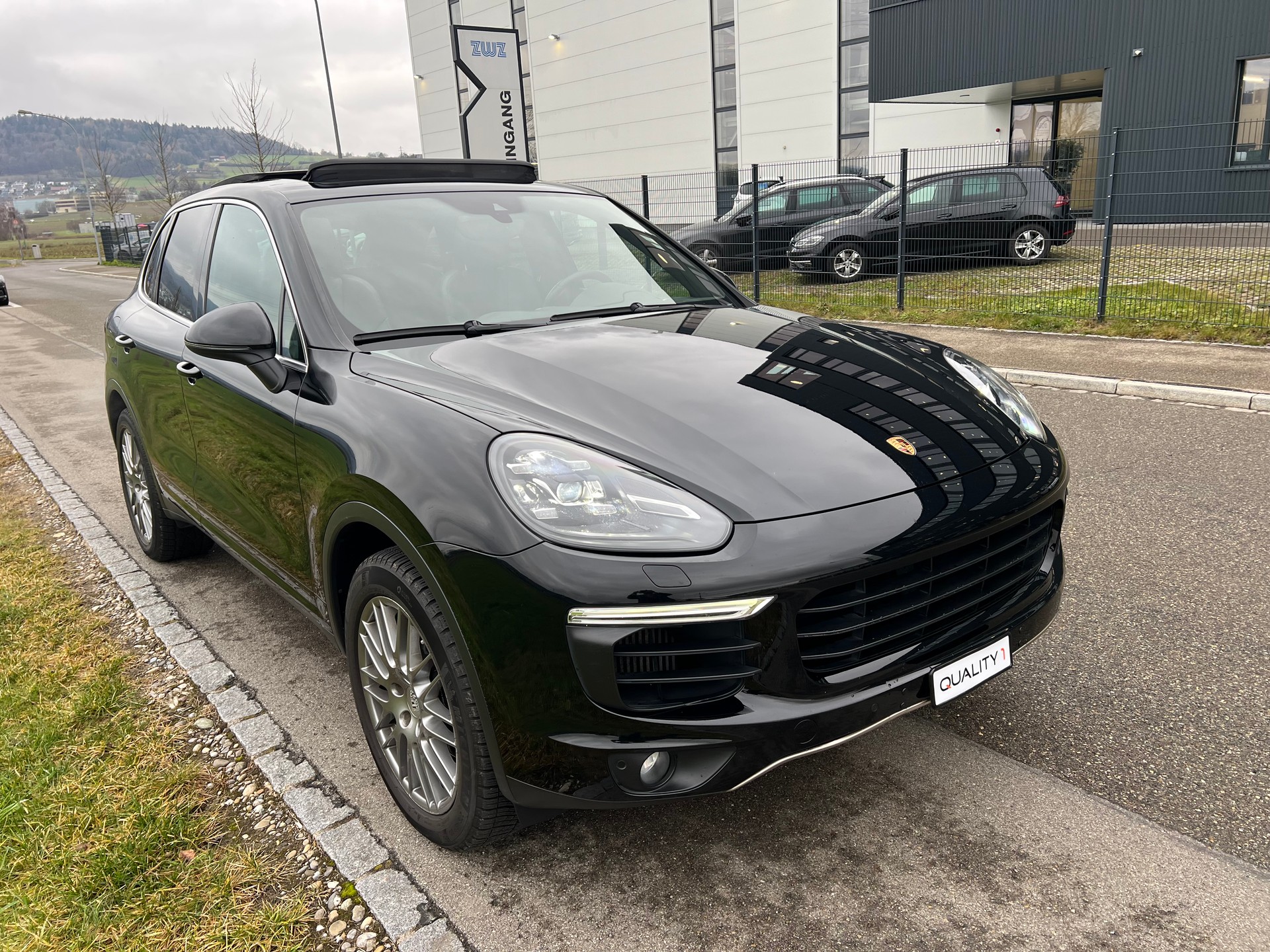 PORSCHE Cayenne Diesel 3.0 V6 TDI * Luftfederung *-image-2