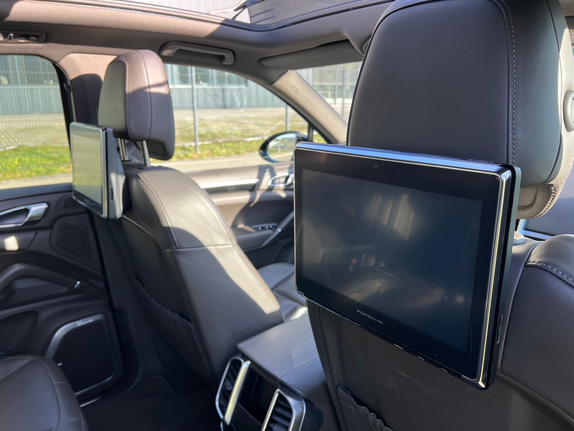 PORSCHE Cayenne Diesel 3.0 V6 TDI * Luftfederung *-image-27