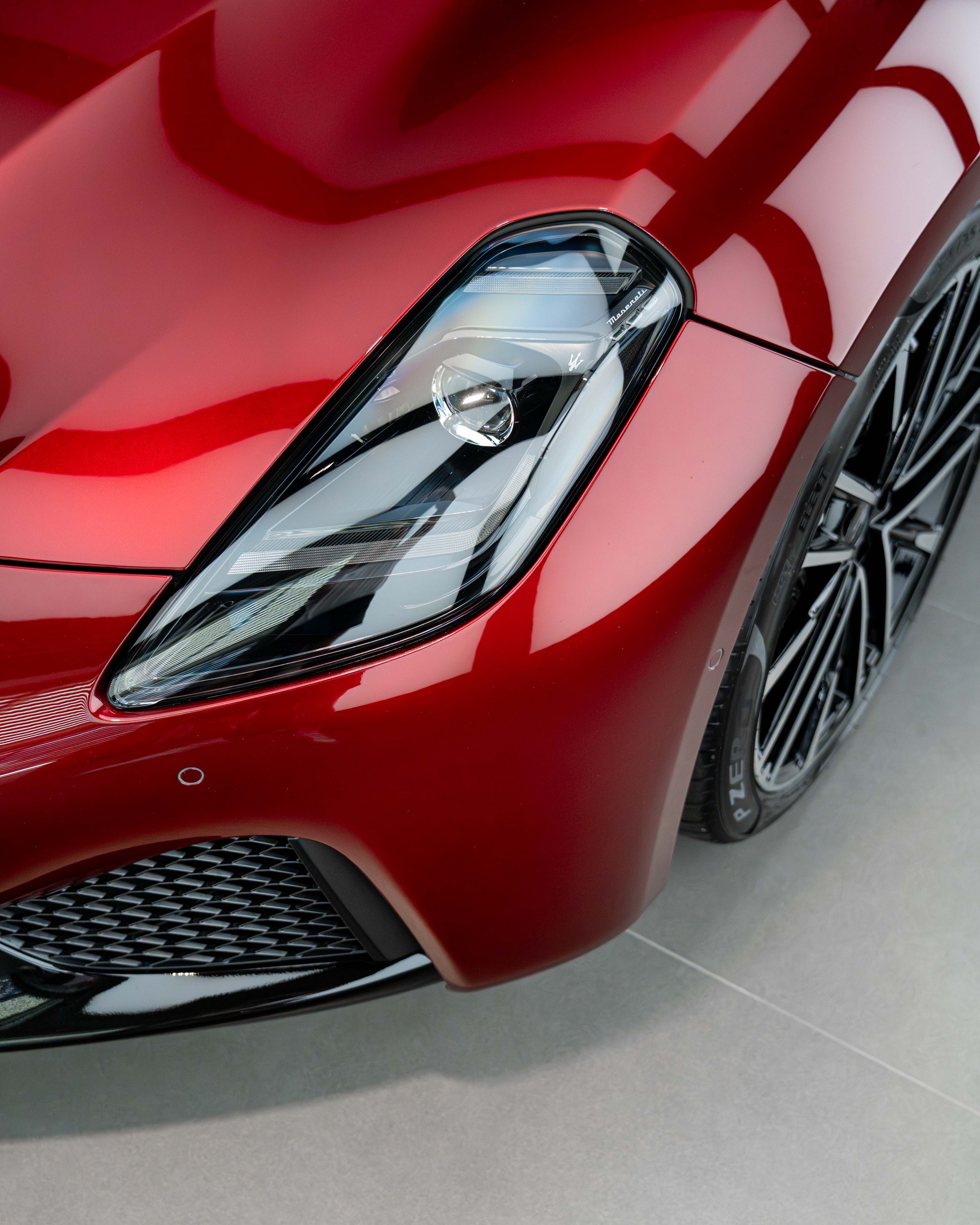MASERATI GranTurismo Modena Automatica - Rosso Velluto FUORISERIE - 2.99% Leasing-showroom-element-2