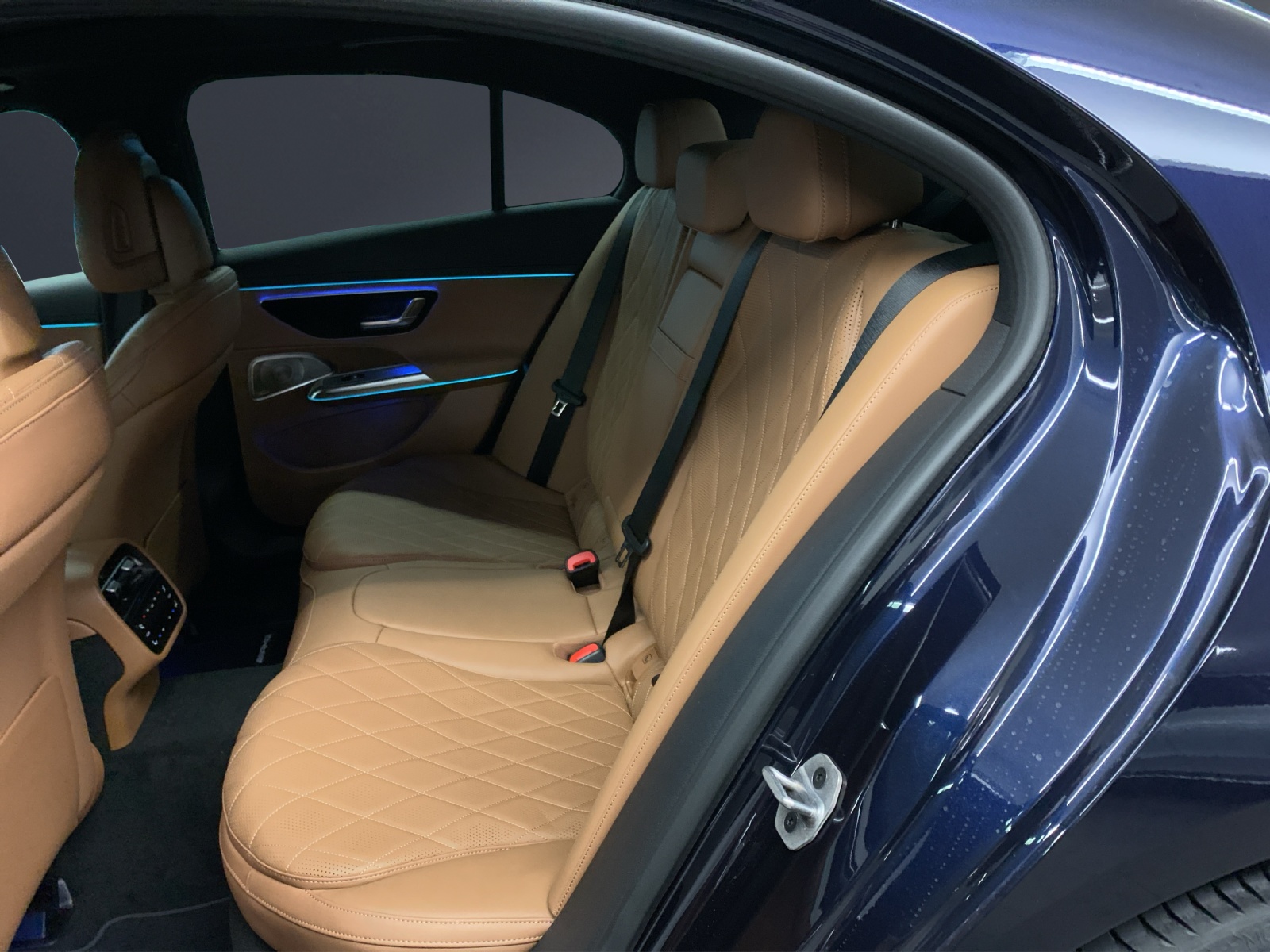 MERCEDES-BENZ E 300 e Berline 4MATIC EQ Hybrid-image-10