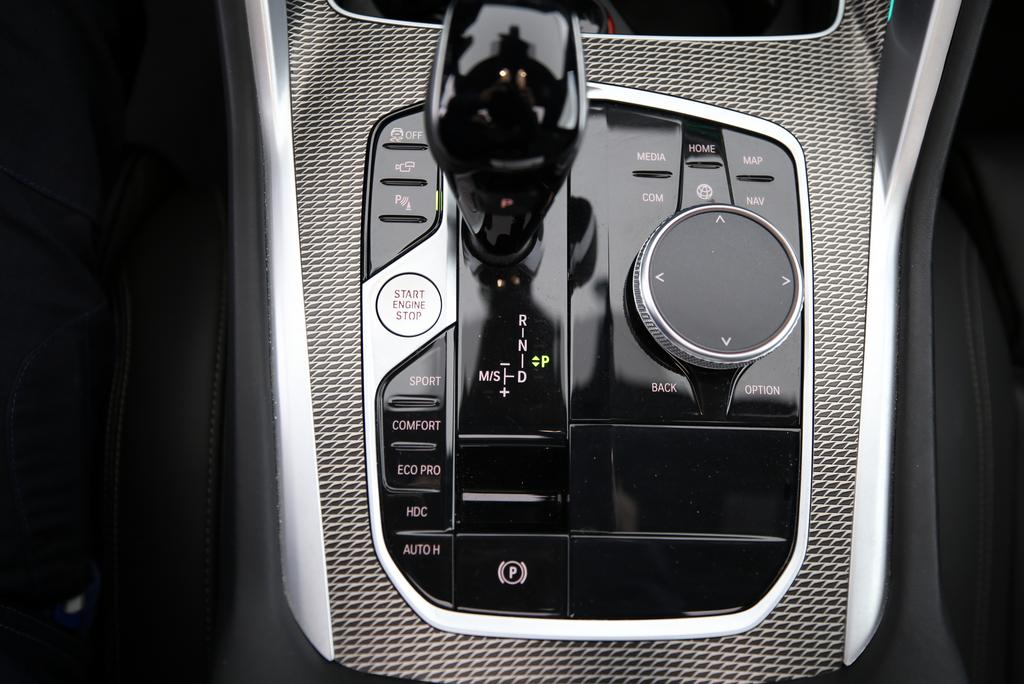BMW X6 40i xDrive-image-9