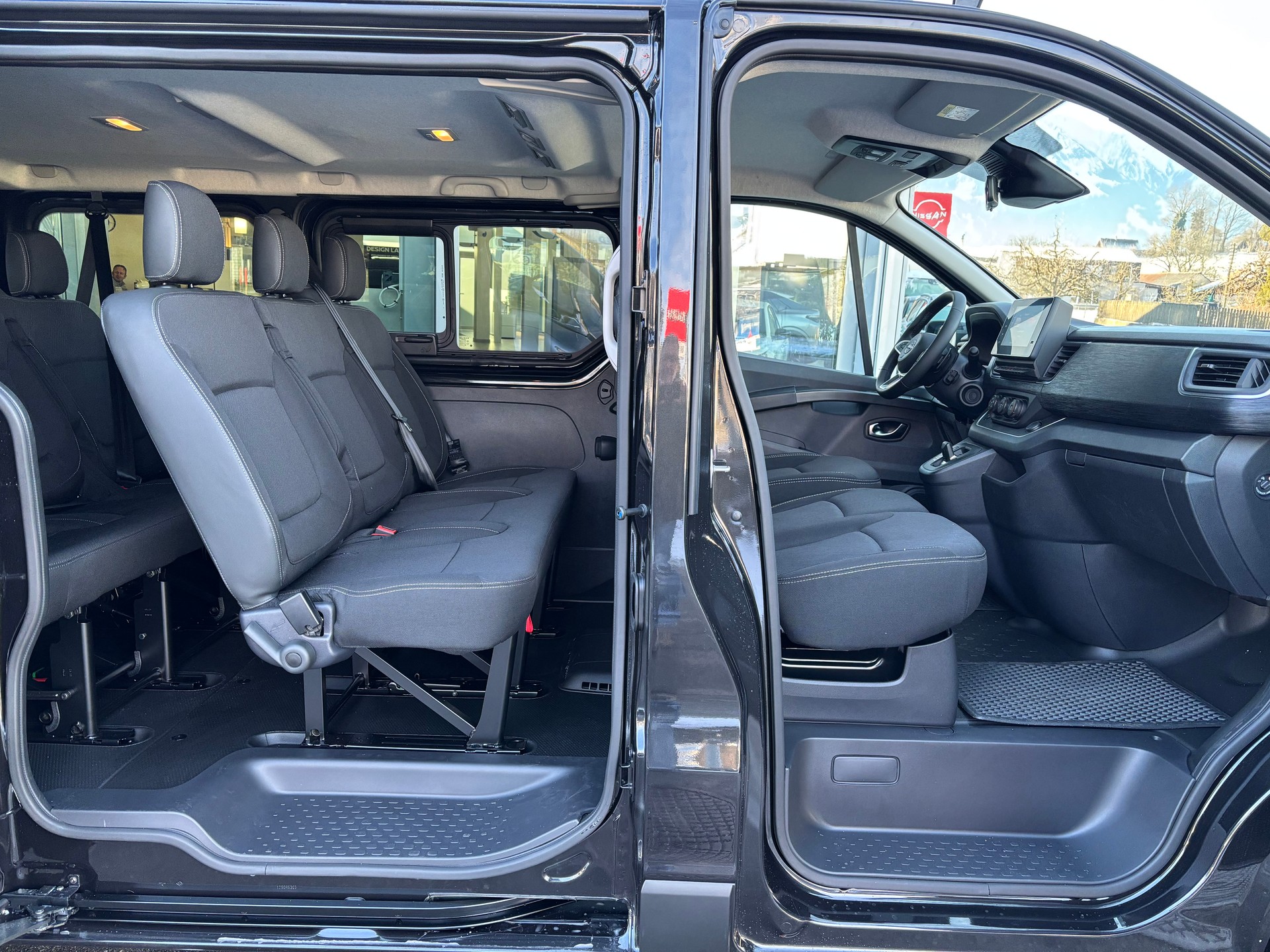 NISSAN Primastar 170 AT9 L1 H1 Tekna 9Plätzer-image-7